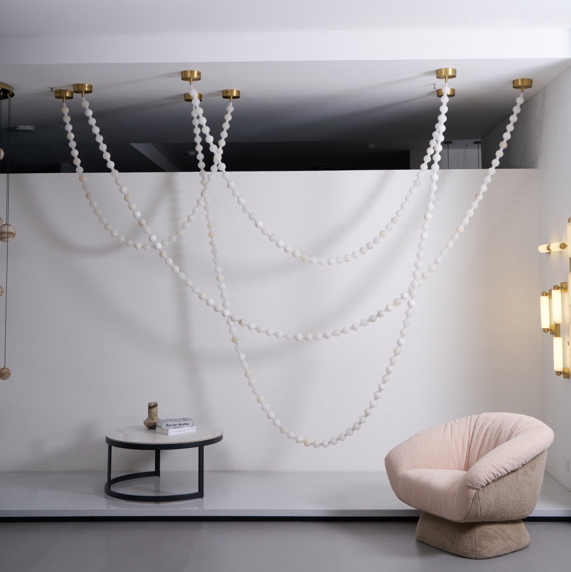 alabaster-pearl-necklace-chandelier-anzaz--12