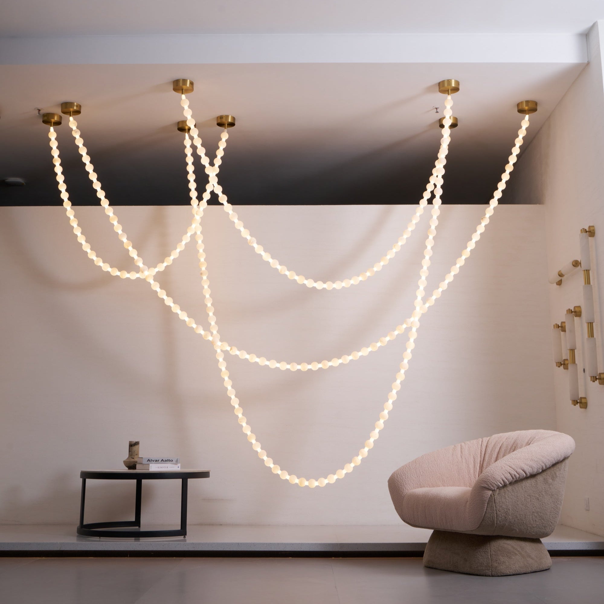 alabaster-pearl-necklace-chandelier-anzaz--20