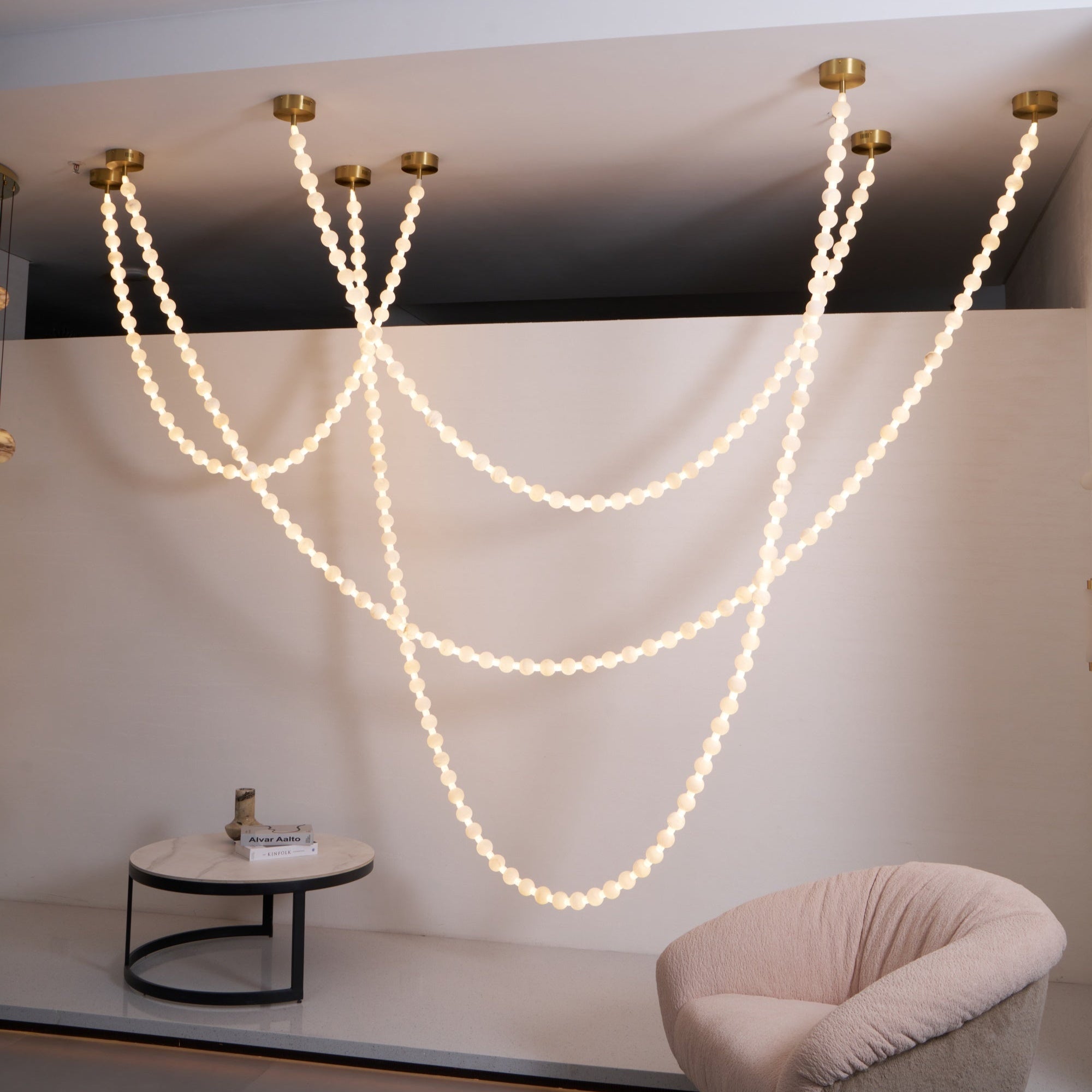 alabaster-pearl-necklace-chandelier-anzaz--21