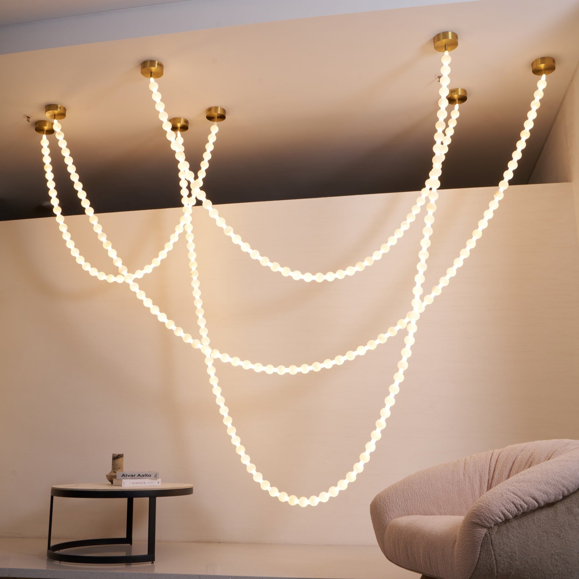 alabaster-pearl-necklace-chandelier-anzaz--29