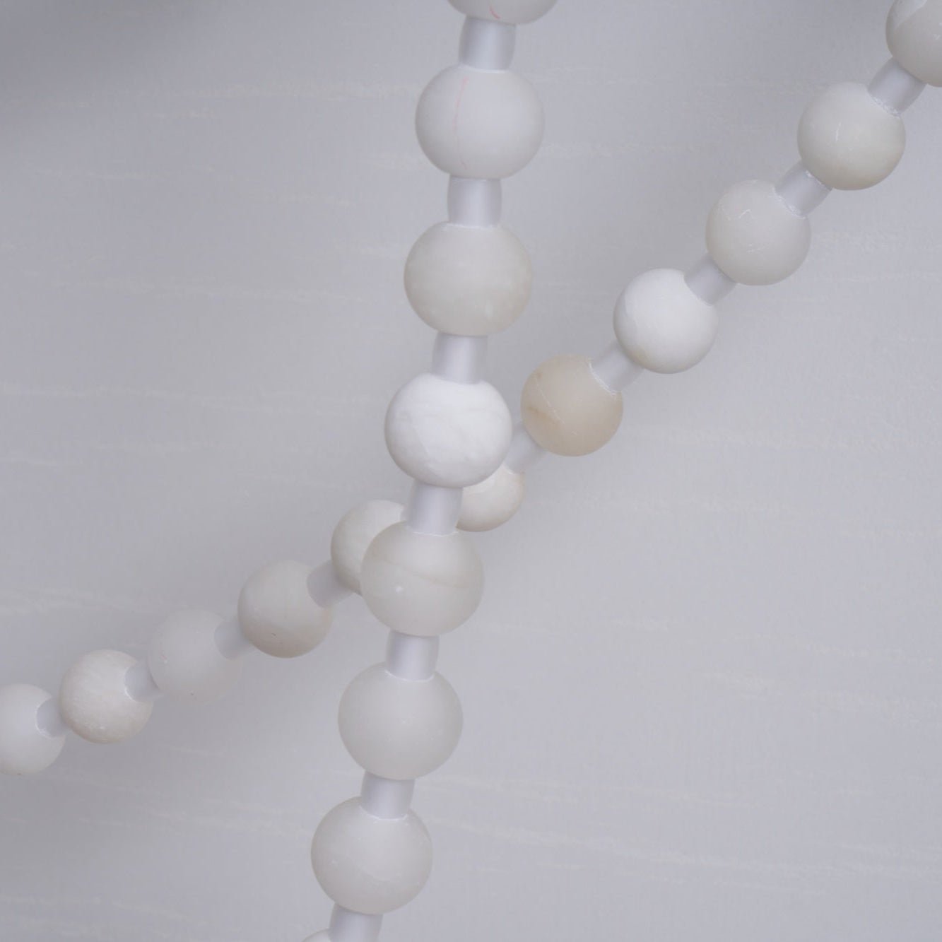 alabaster-pearl-necklace-chandelier-anzaz--9