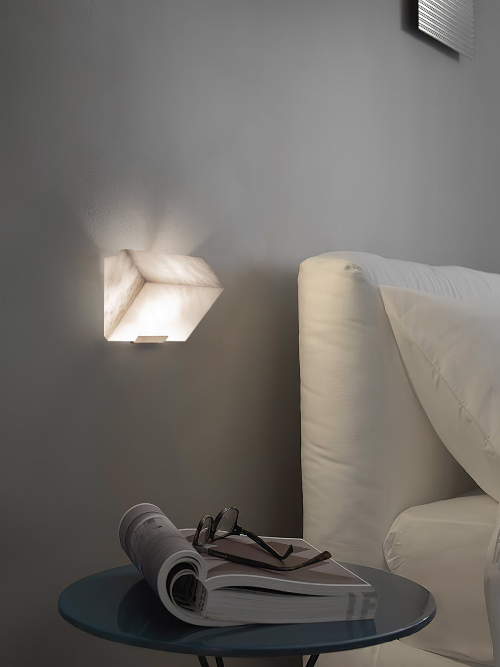alabaster-staircase-plug-in-wall-lamp-anzaz--18