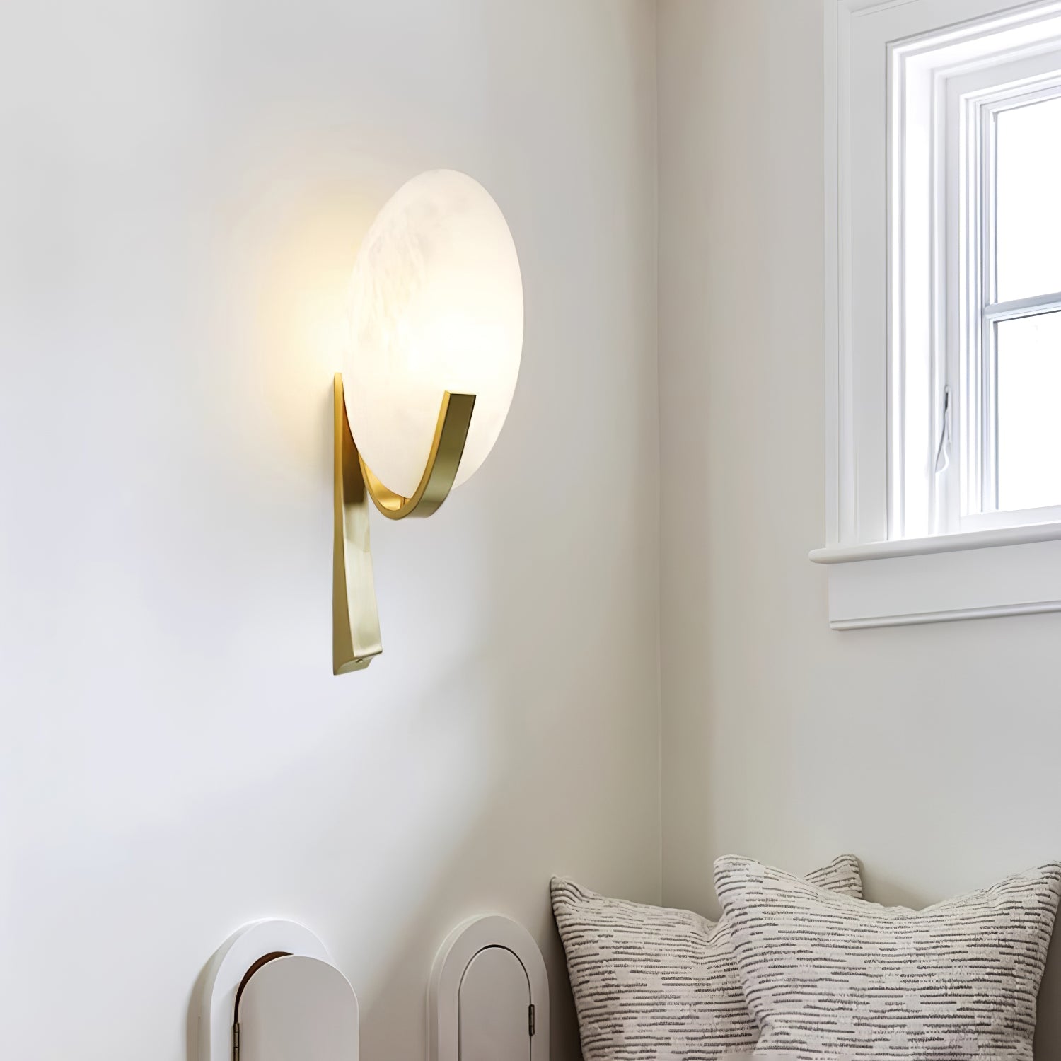 alice-alabaster-plug-in-wall-lamp-anzaz--24