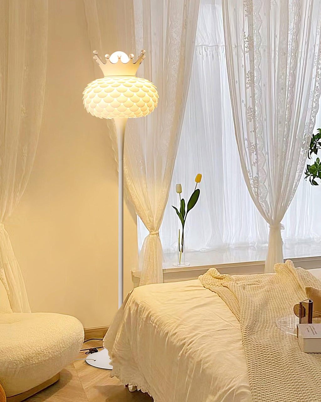 aluvia-crown-floor-lamp-anzaz-White-2