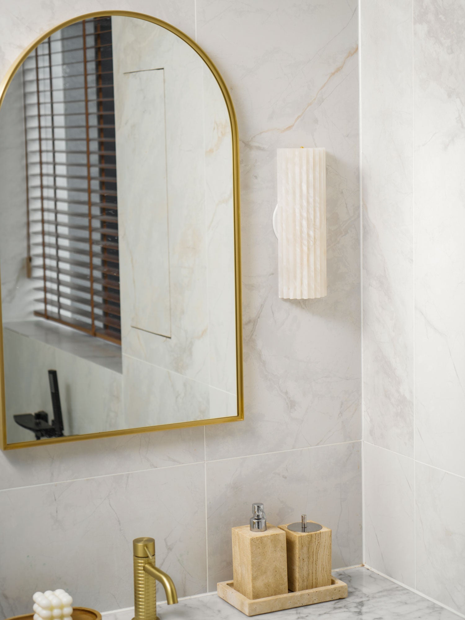 alvia-alabaster-wall-light-anzaz--25