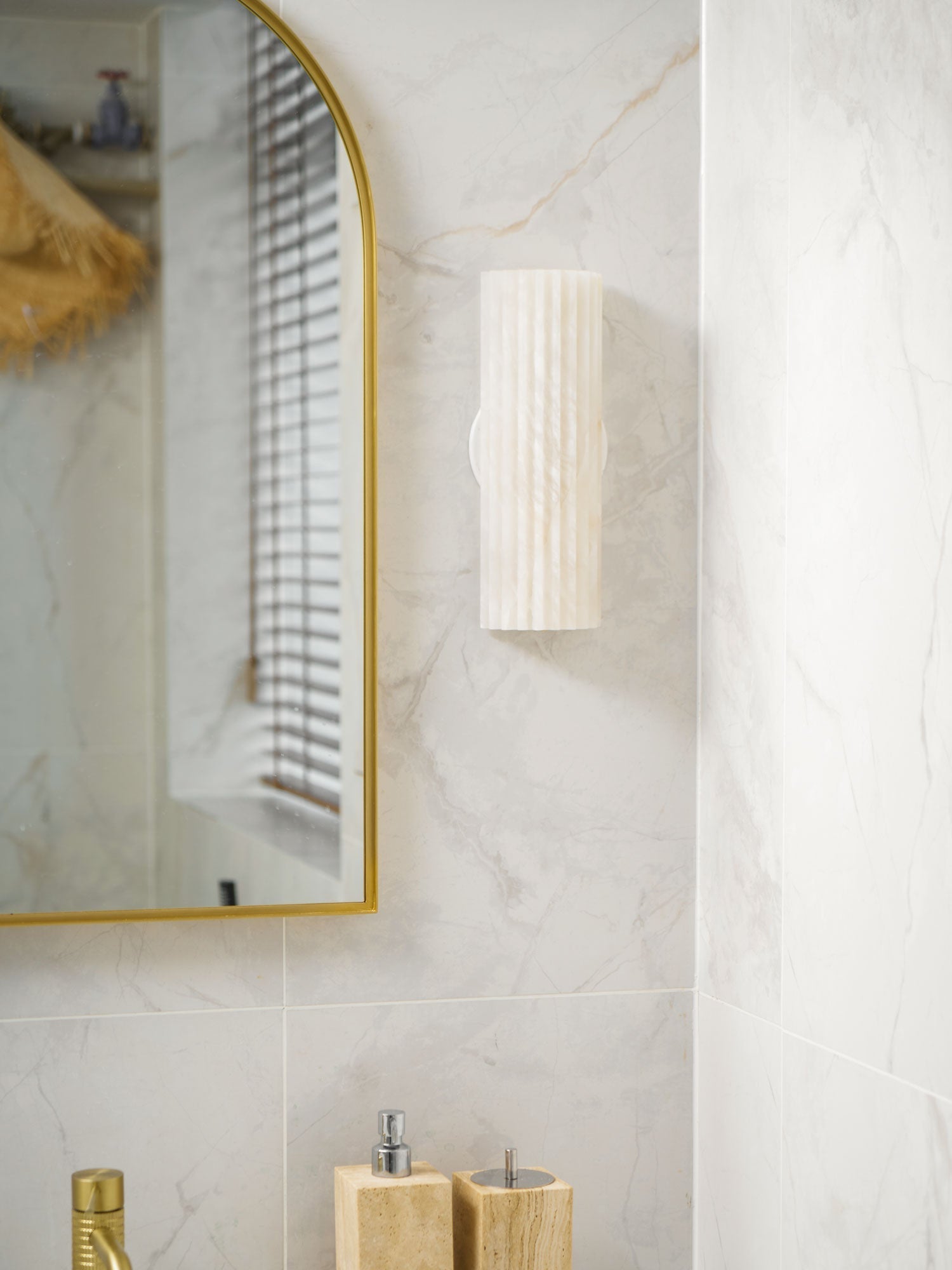 alvia-alabaster-wall-light-anzaz--8