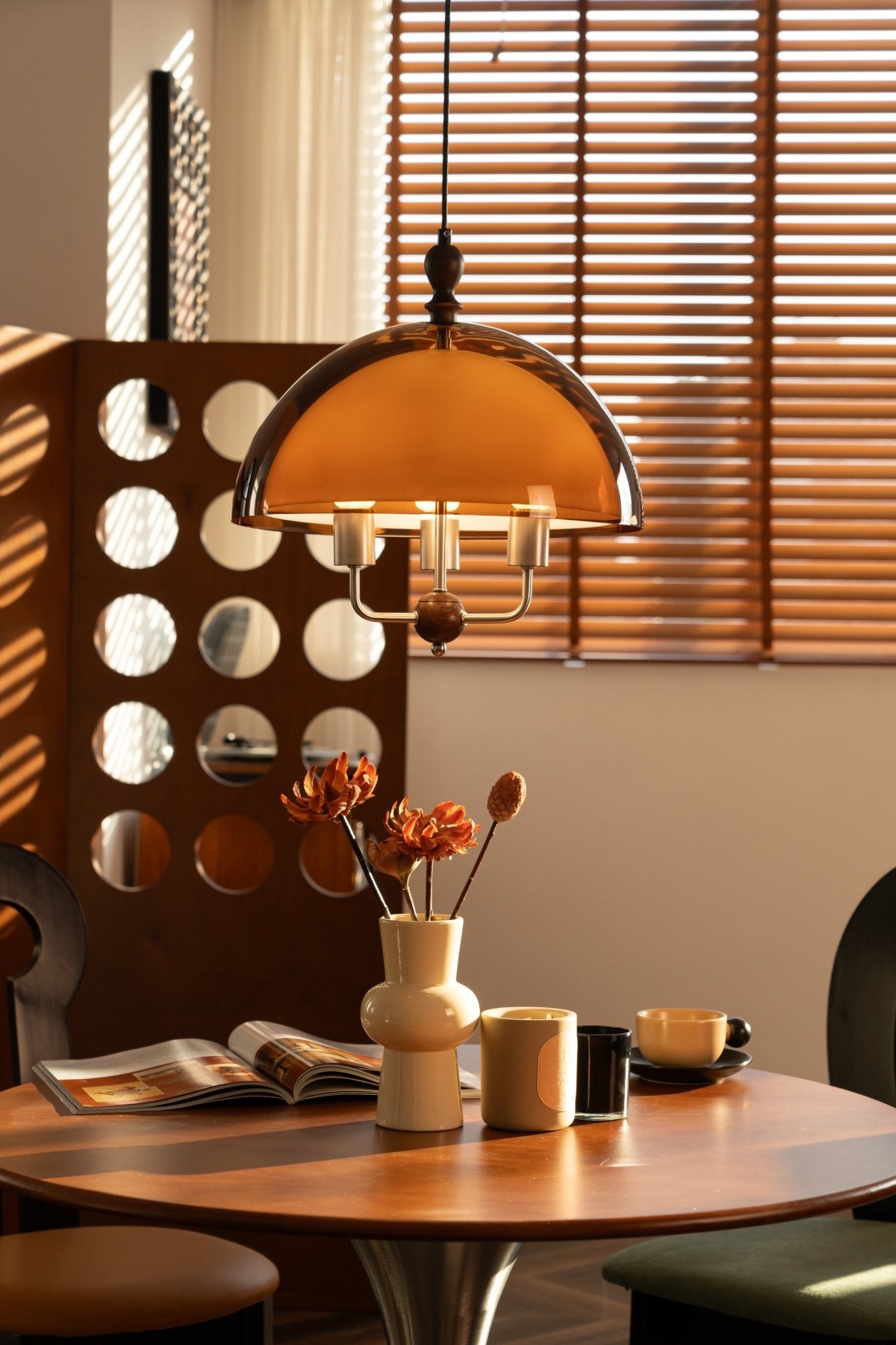 amber-dome-shaped-pendant-light-anzaz--3