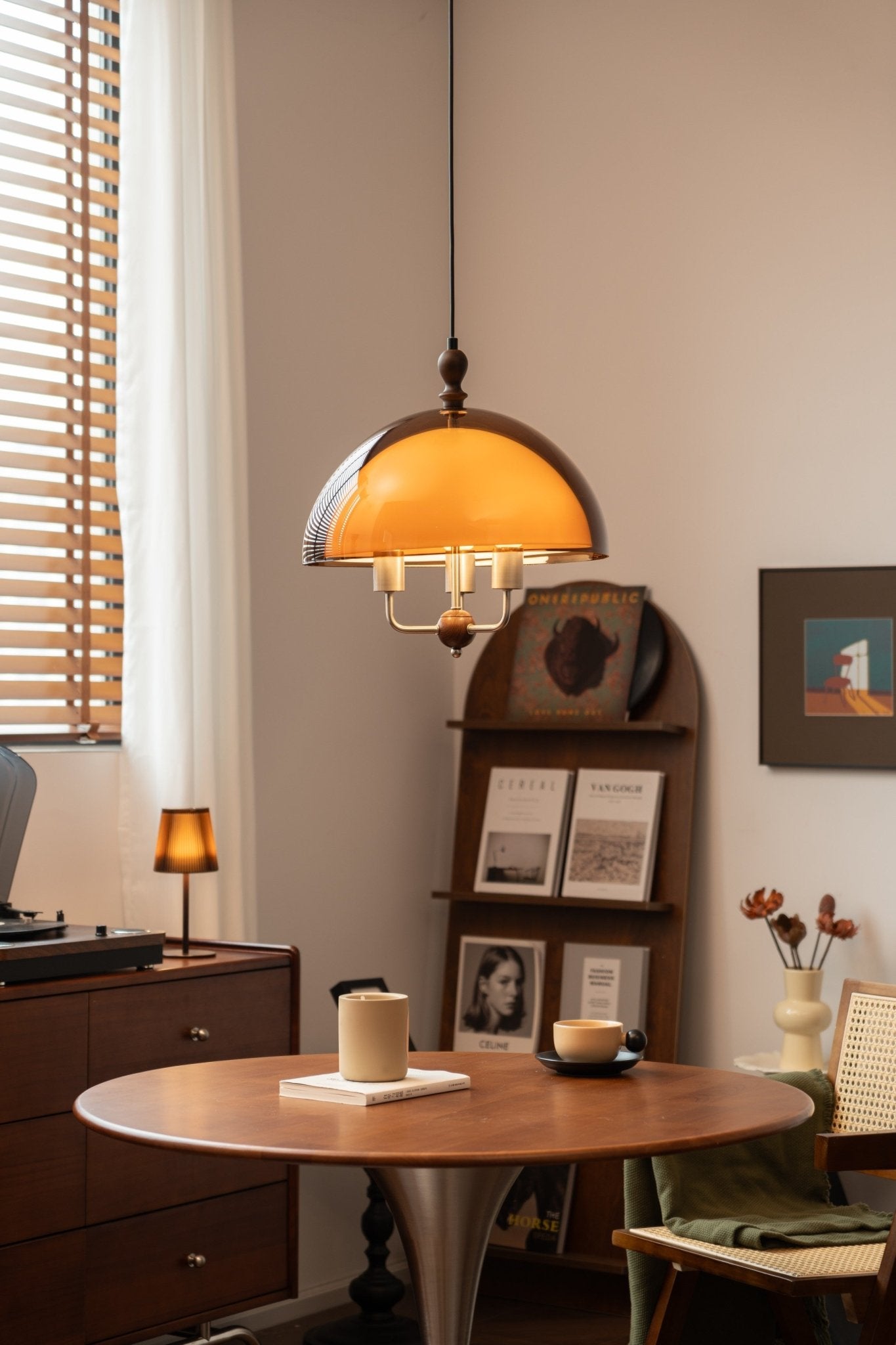 amber-dome-shaped-pendant-light-anzaz--4