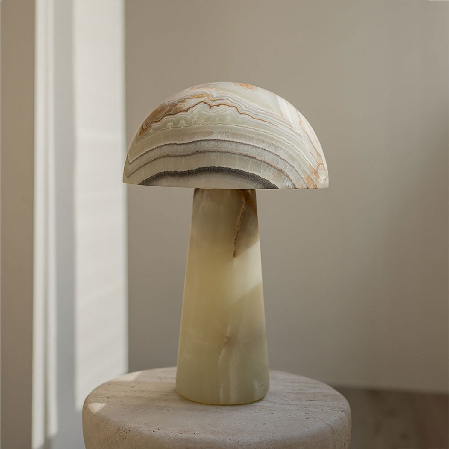 amberveil-alabaster-table-lamp-anzaz--5