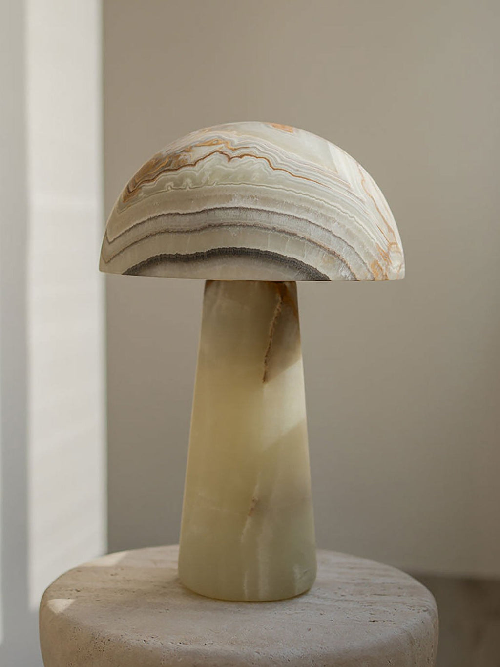 amberveil-alabaster-table-lamp-anzaz--11
