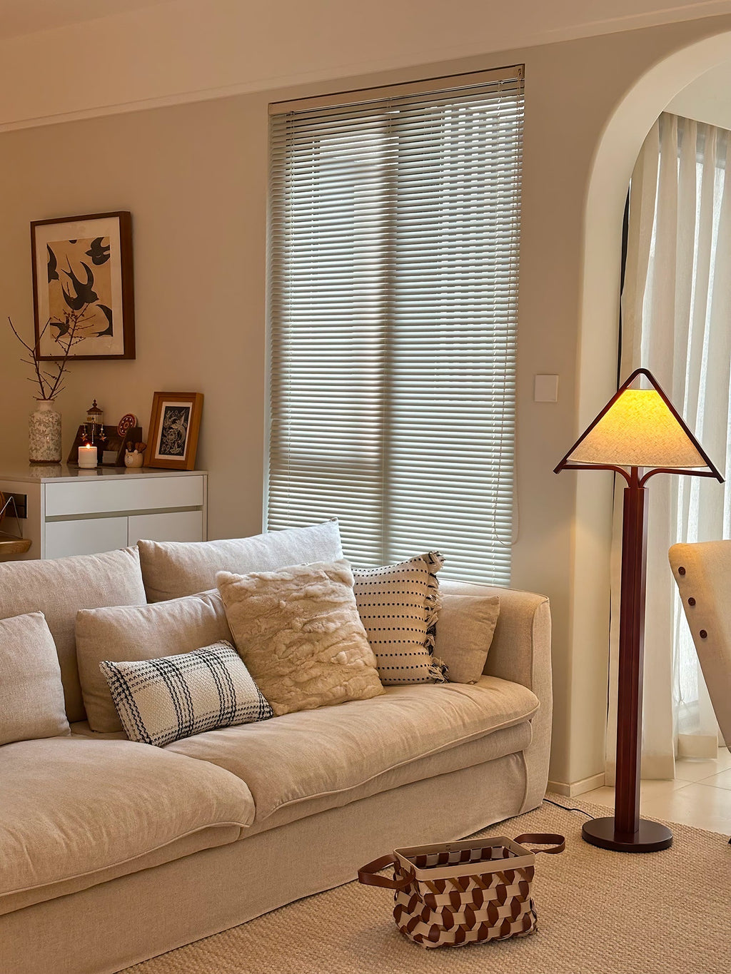 apex-triangle-shade-floor-lamp-anzaz--26