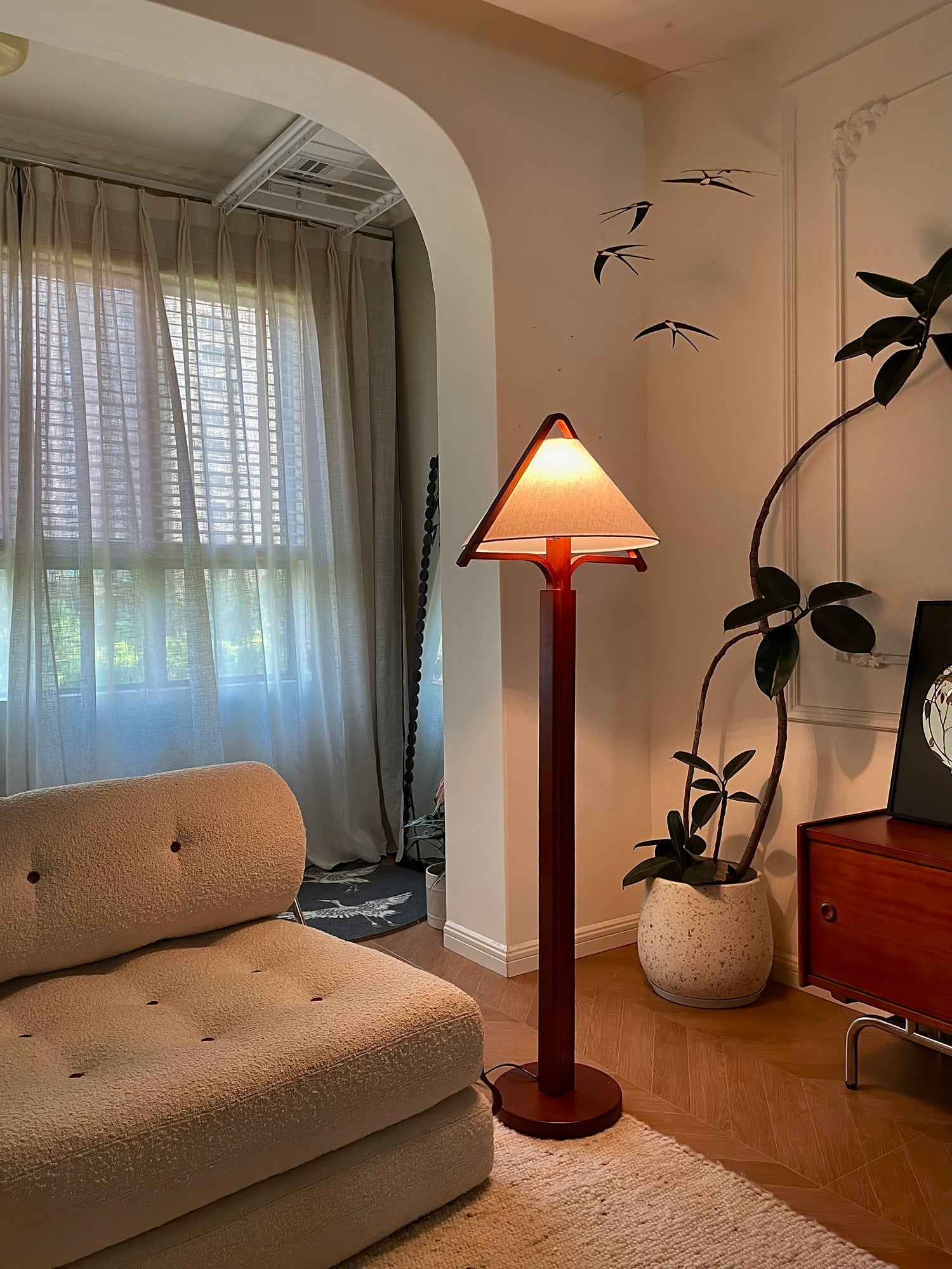 apex-triangle-shade-floor-lamp-anzaz--30