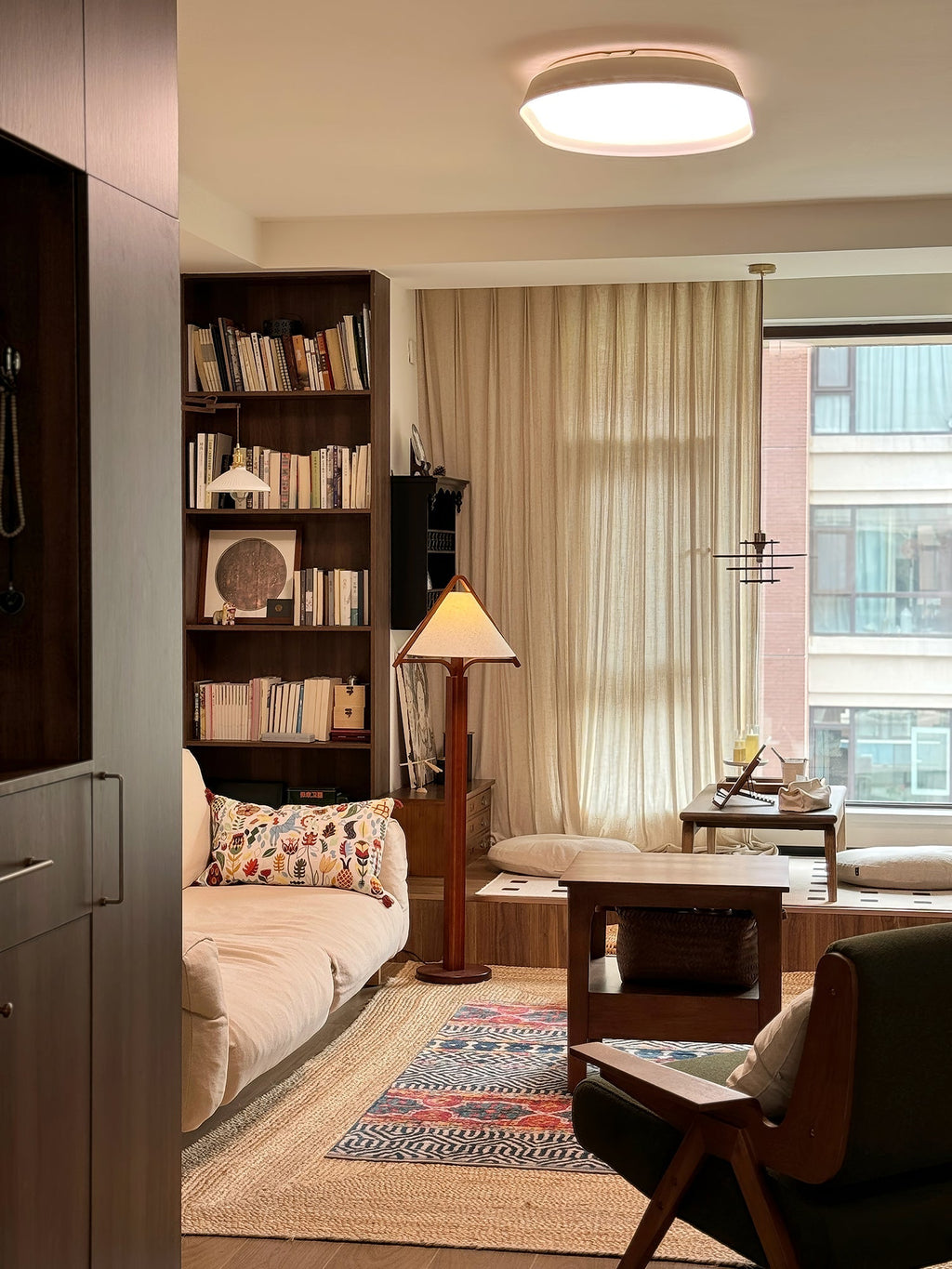 apex-triangle-shade-floor-lamp-anzaz--31