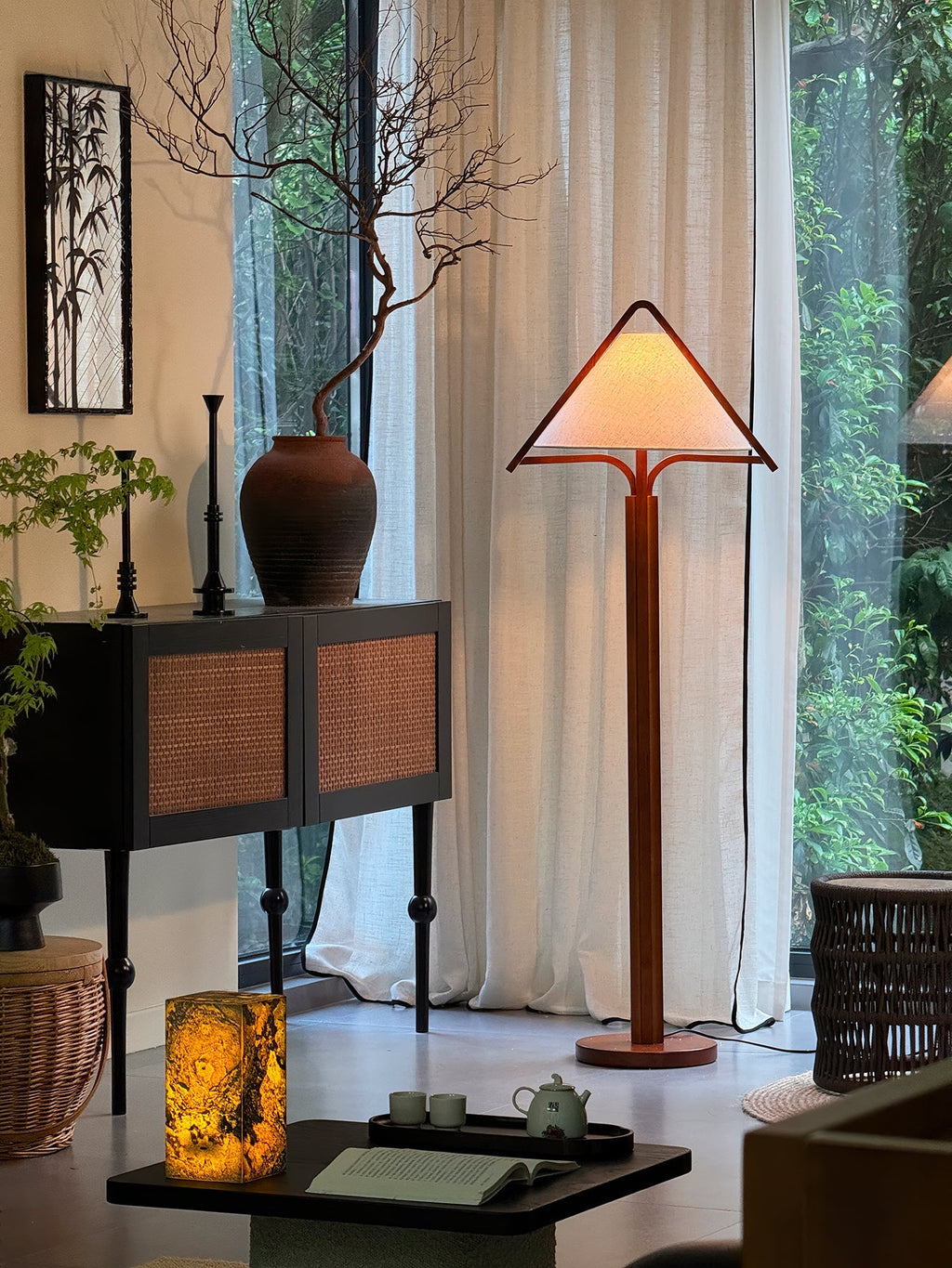 apex-triangle-shade-floor-lamp-anzaz--32