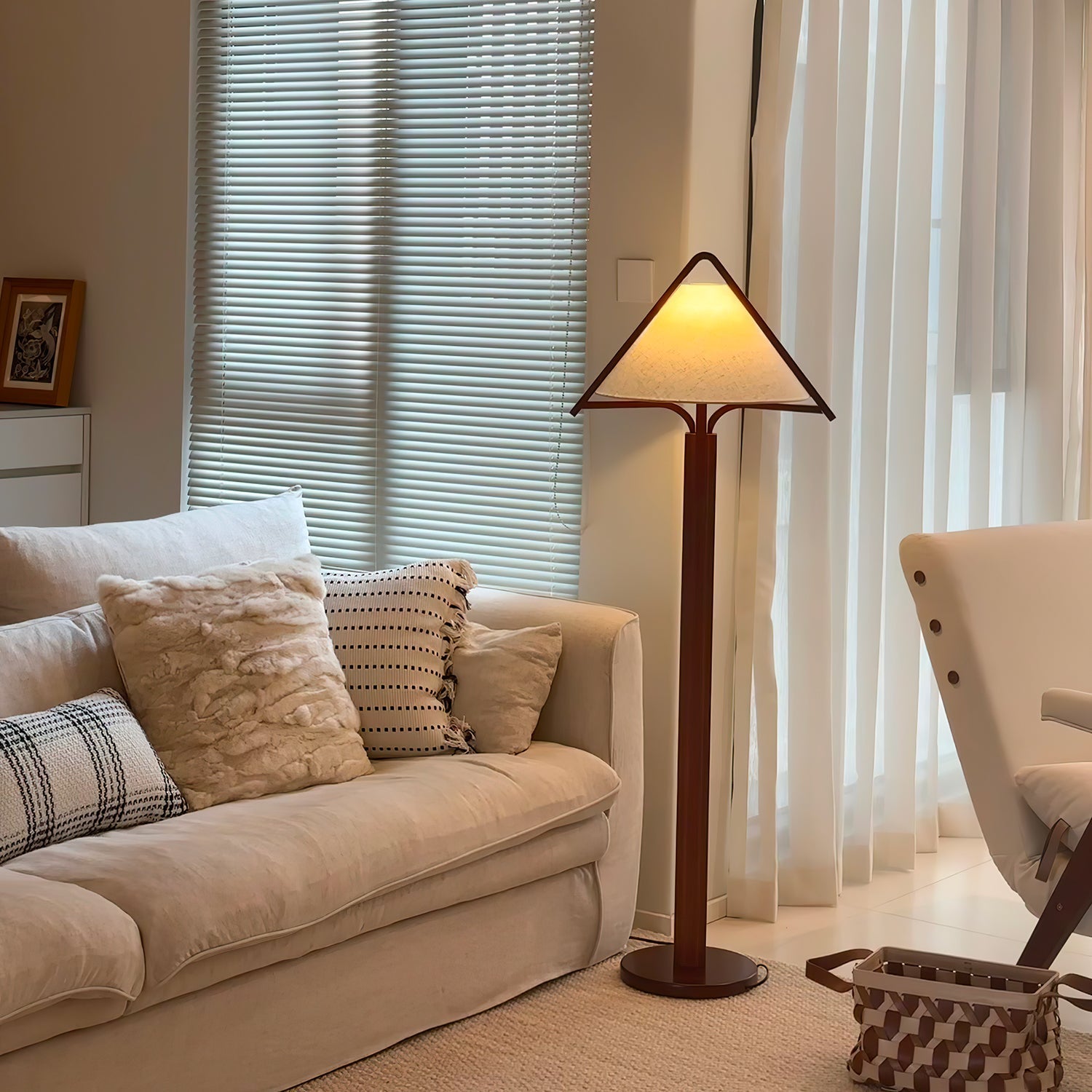 apex-triangle-shade-floor-lamp-anzaz--5