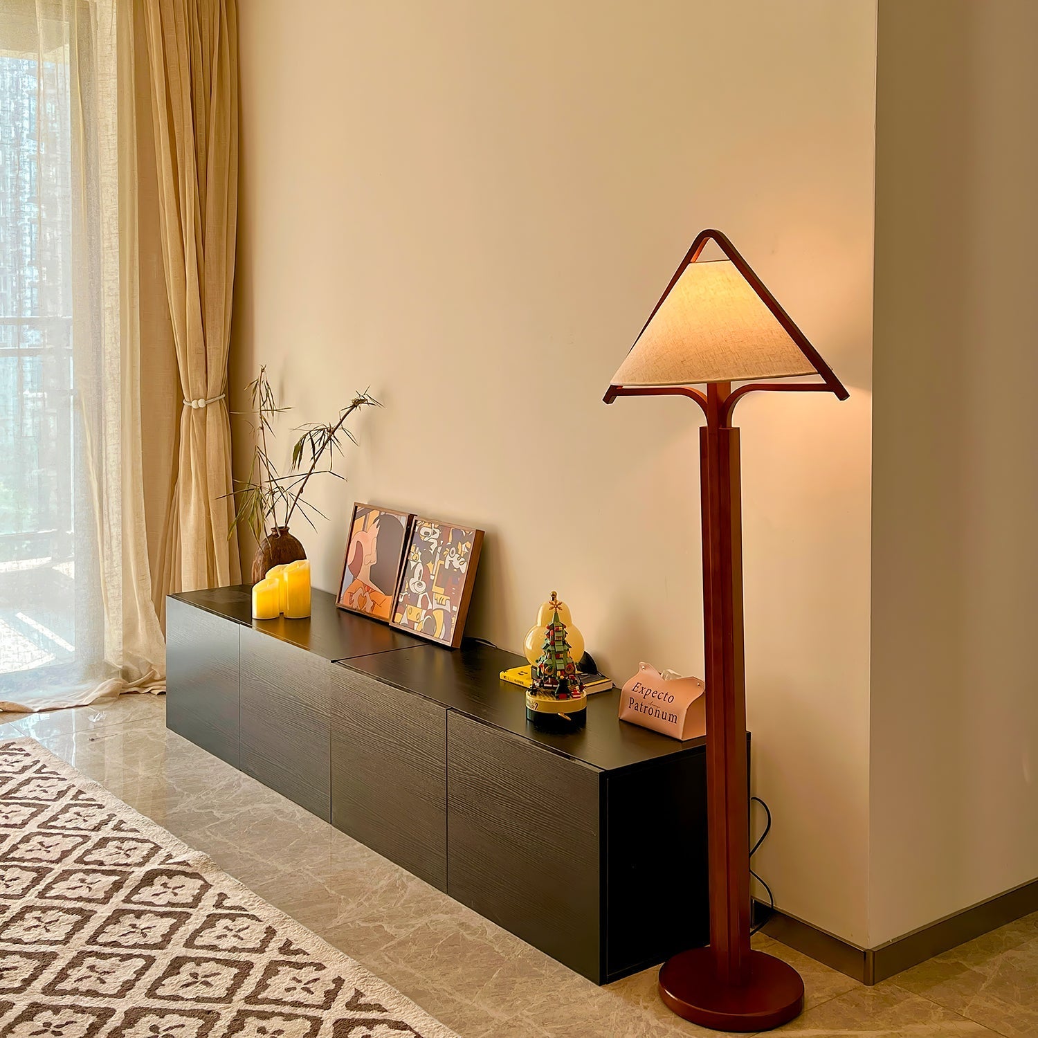 apex-triangle-shade-floor-lamp-anzaz--37