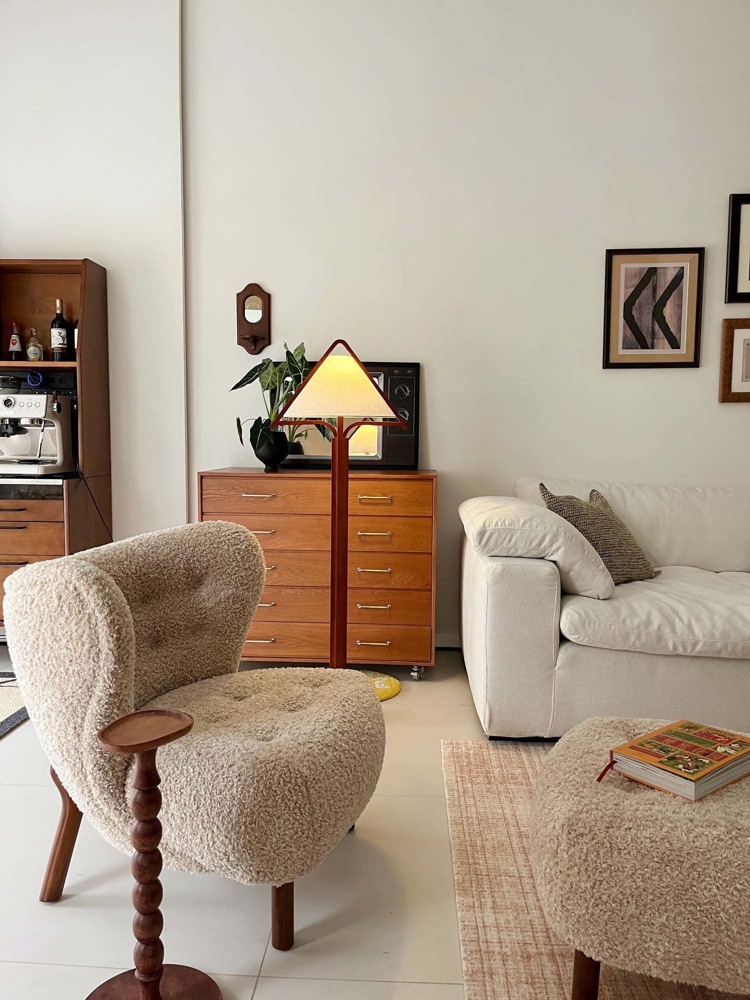 apex-triangle-shade-floor-lamp-anzaz--10