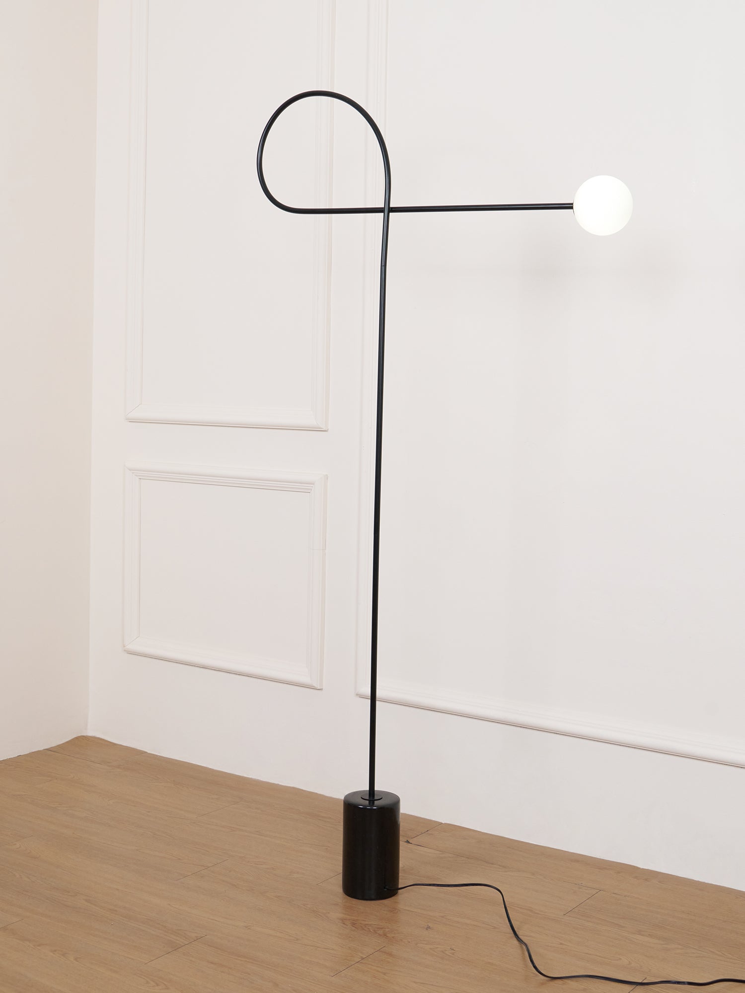 arcane-orb-floor-lamp-anzaz-Black & White-8