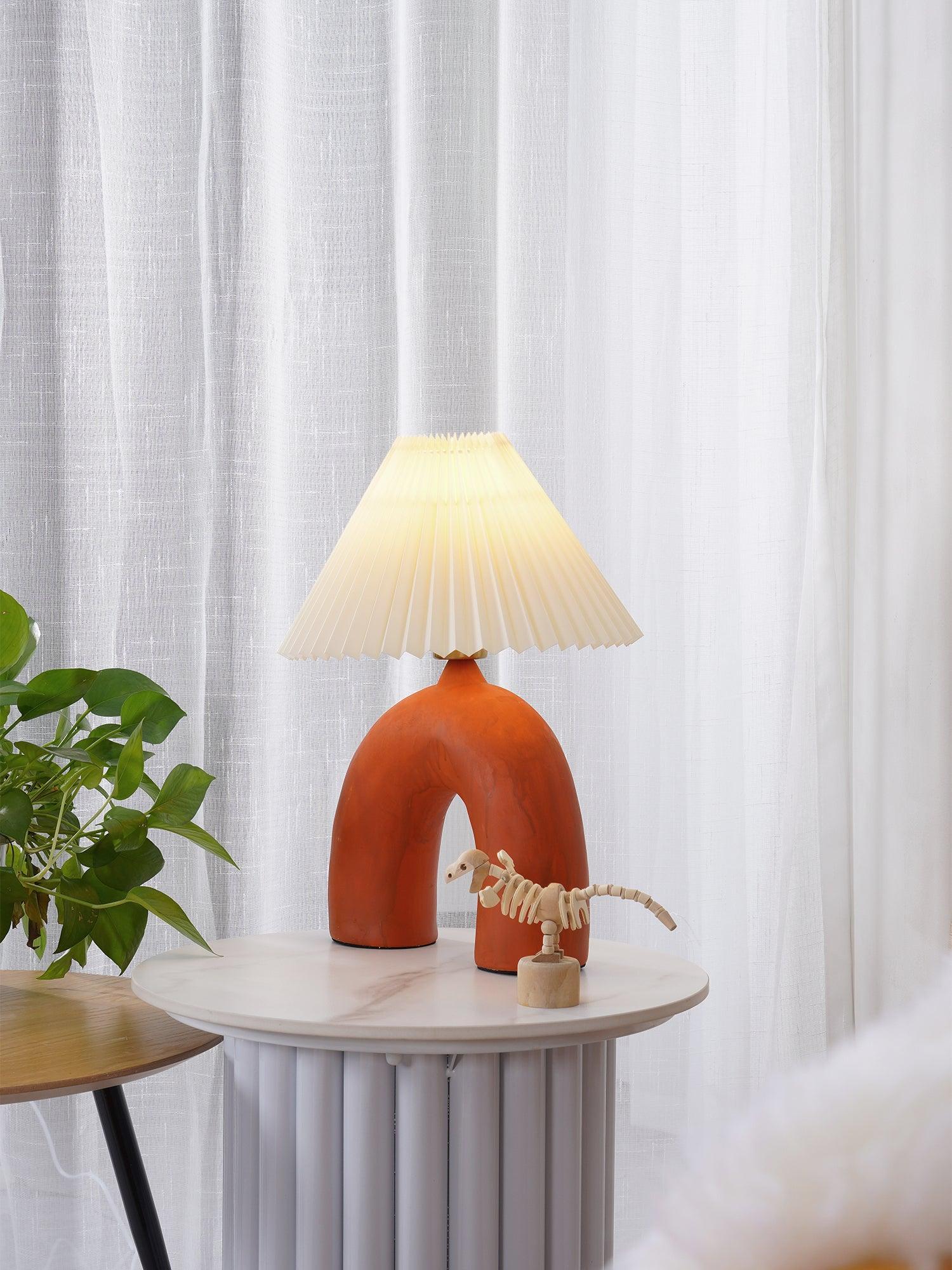 arched-pleated-table-lamp-anzaz--10