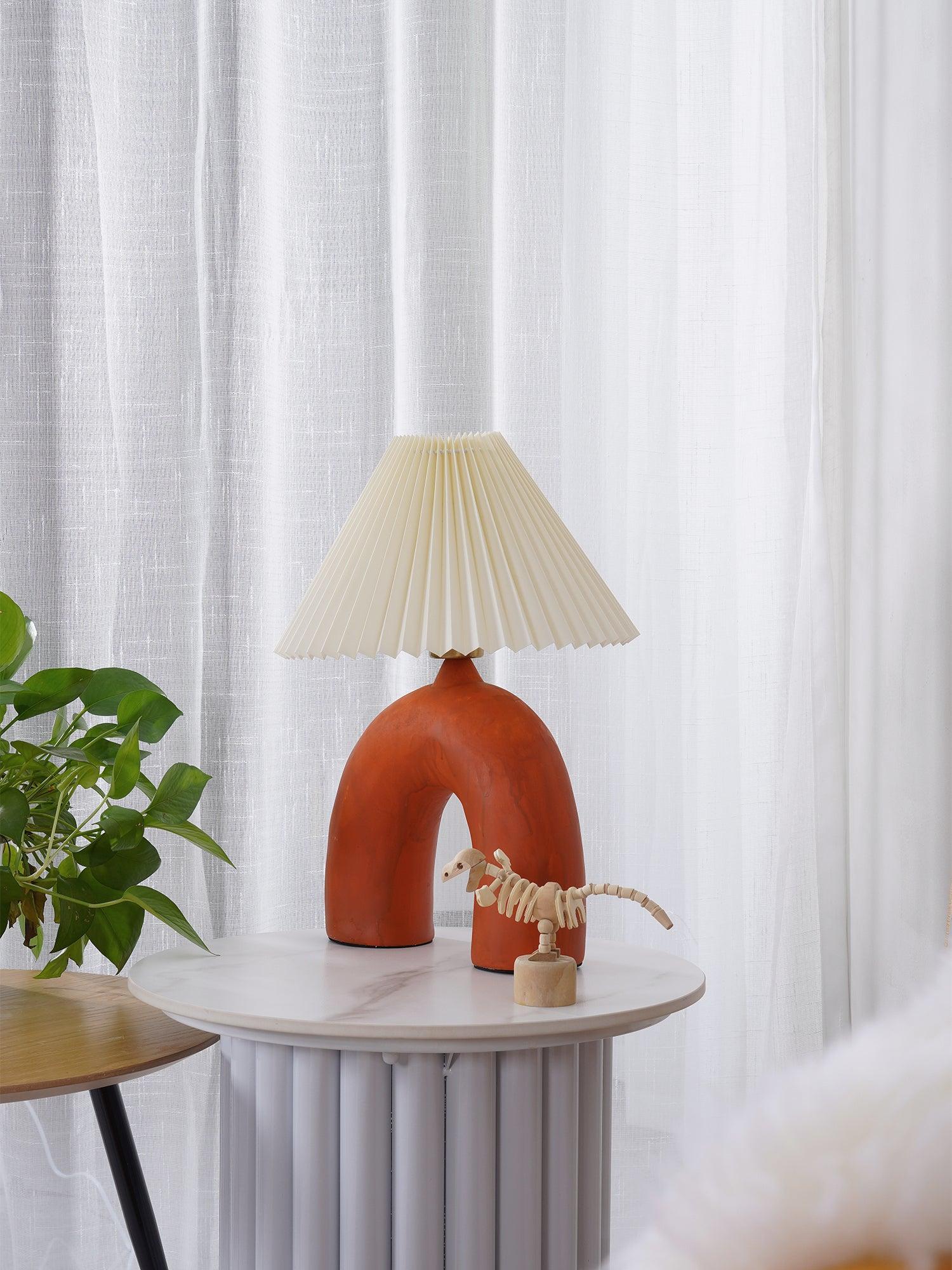 arched-pleated-table-lamp-anzaz--11