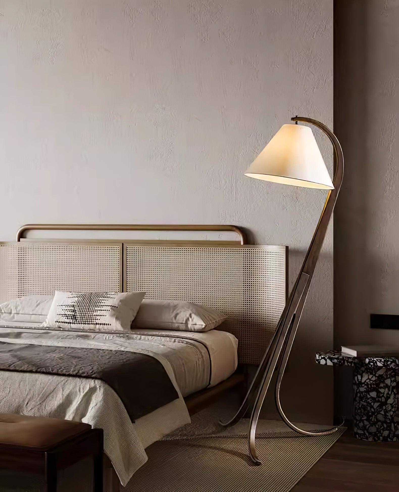 arcwood-floor-lamp-anzaz--23