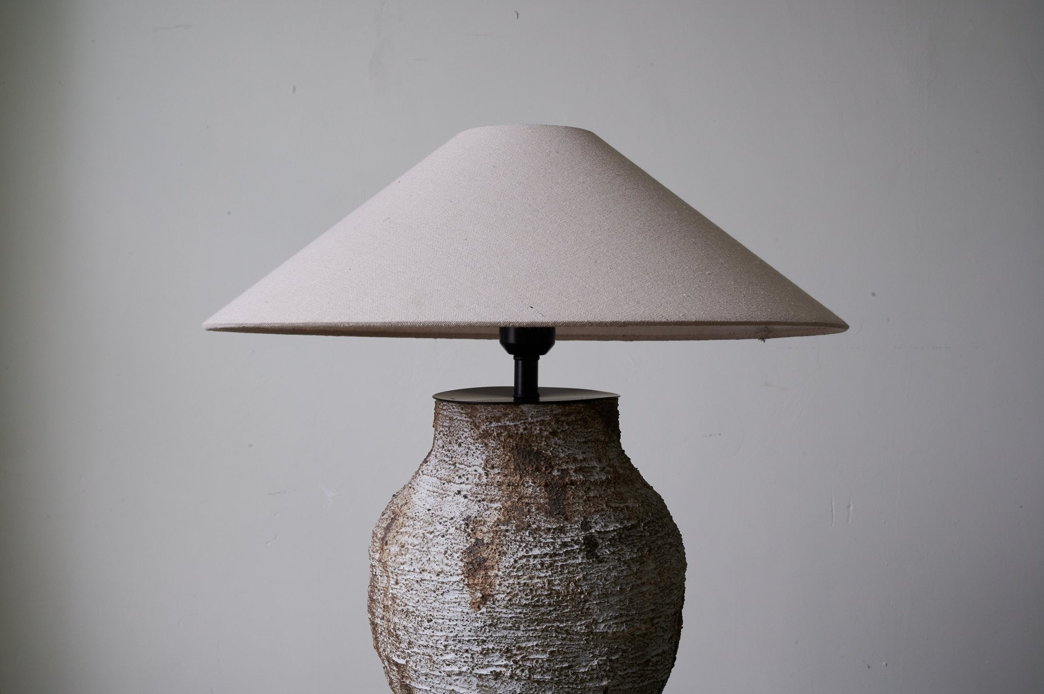 arden-textured-clay-table-lamp-anzaz--14