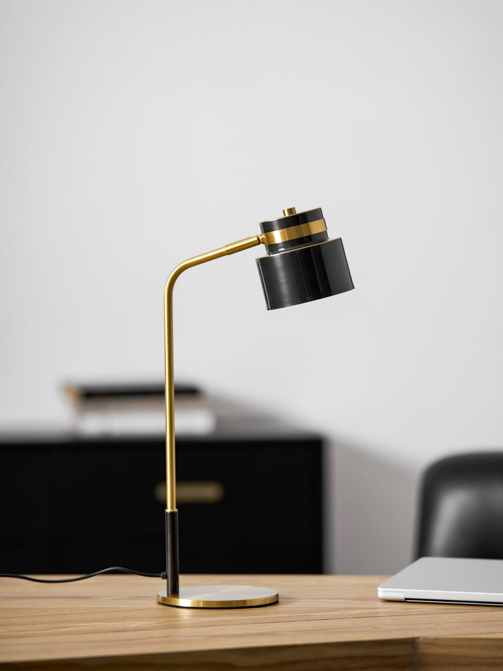 ari-scandustrial-table-lamp-anzaz--28