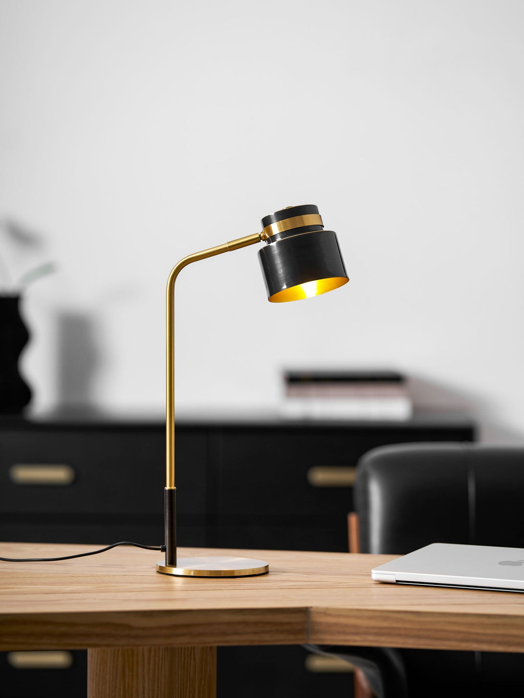 ari-scandustrial-table-lamp-anzaz--35