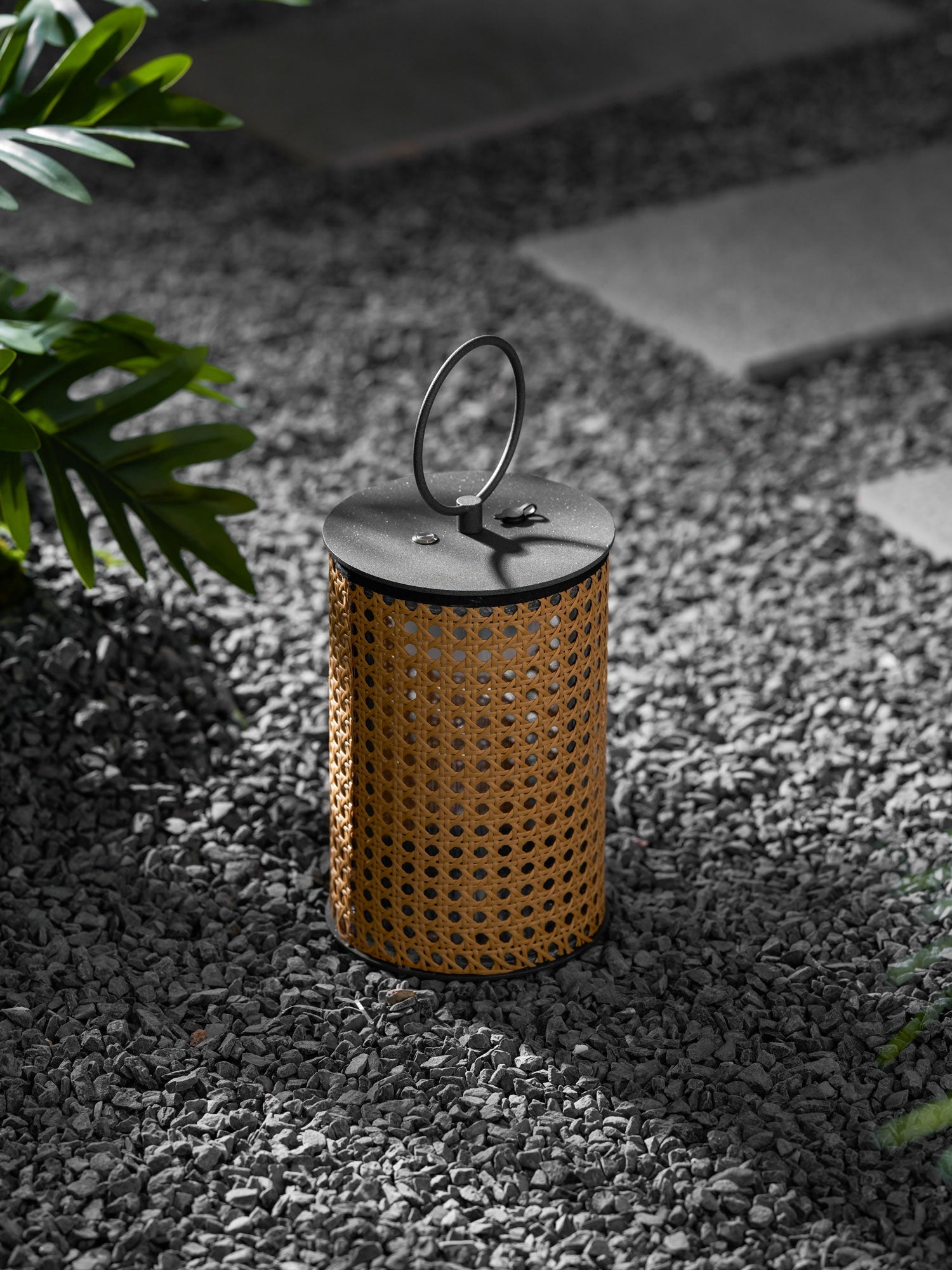 arlette-solar-outdoor-lantern-lamp-anzaz--36