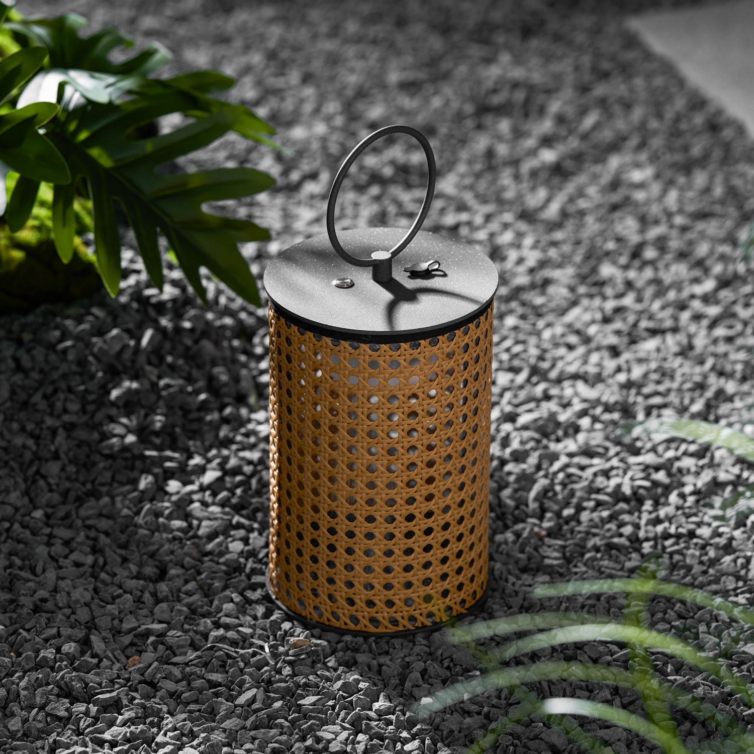 arlette-solar-outdoor-lantern-lamp-anzaz--42