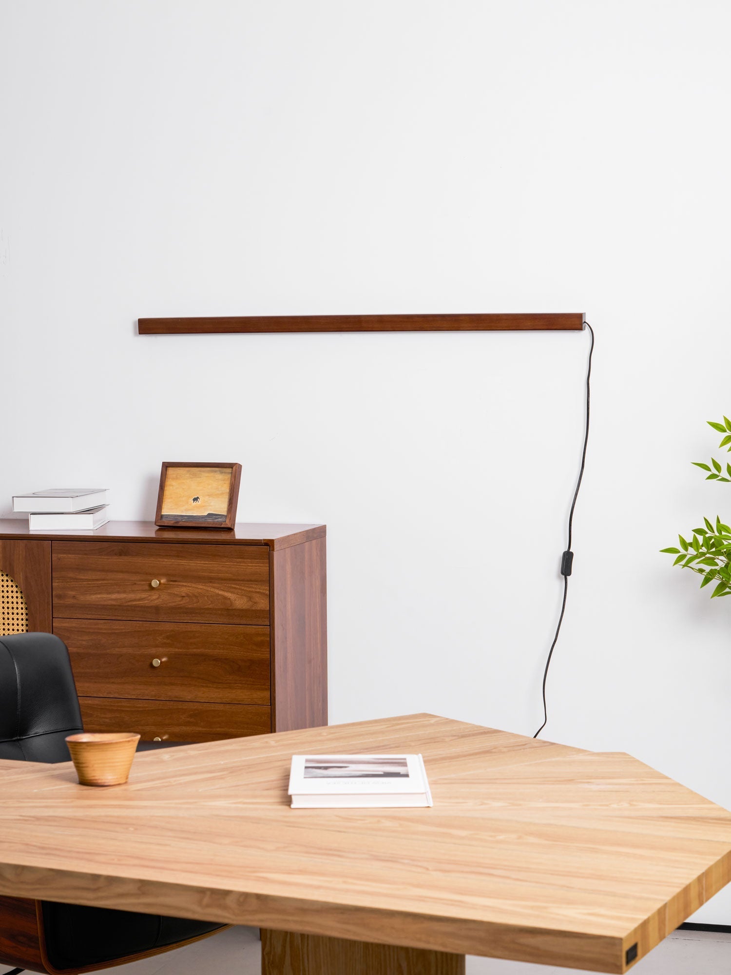 arlo-linear-wood-plug-in-wall-light-anzaz-Walnut Color-21