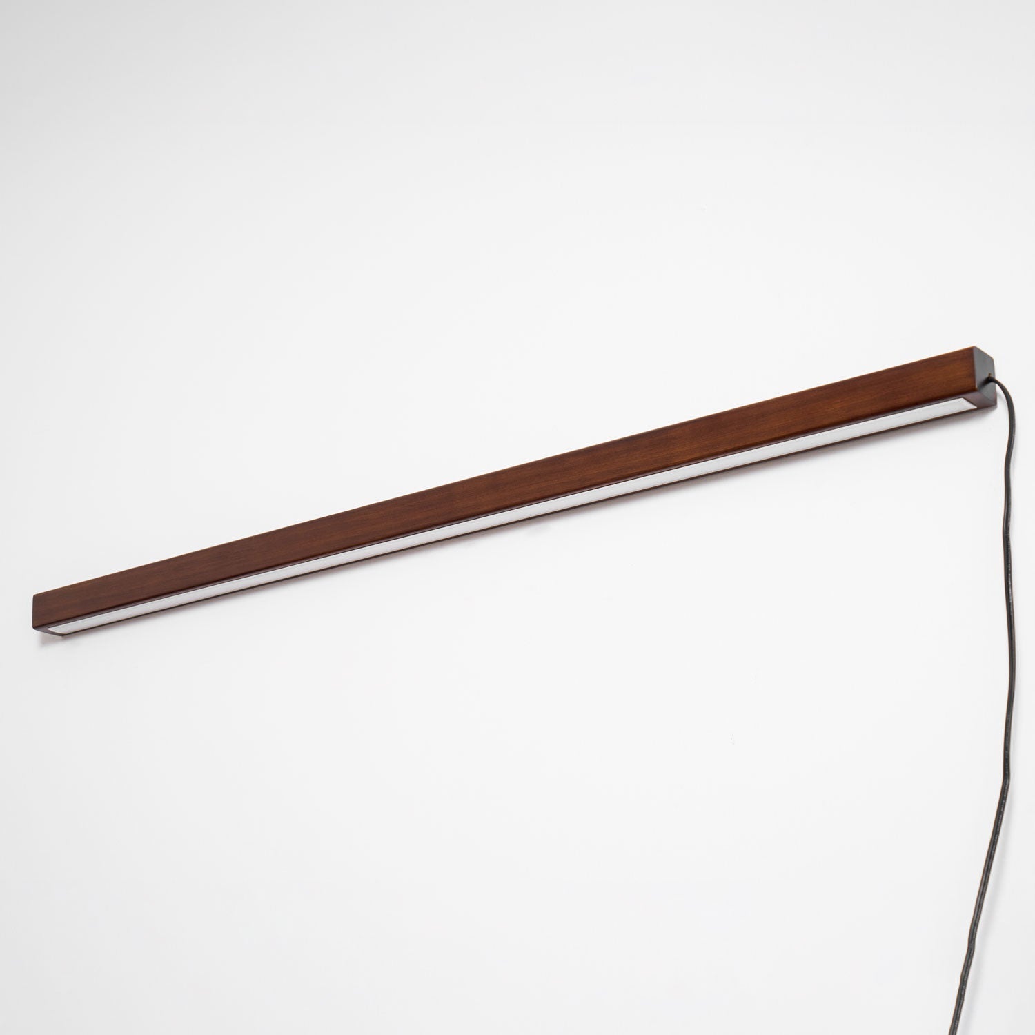arlo-linear-wood-plug-in-wall-light-anzaz--27