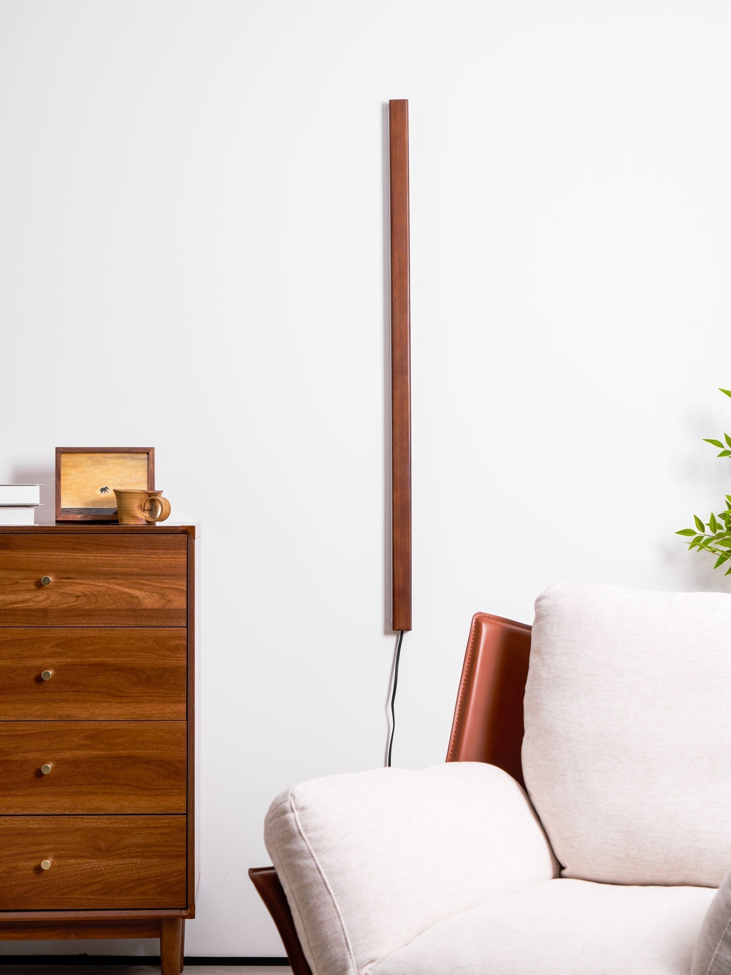 arlo-linear-wood-plug-in-wall-light-anzaz-Walnut Color-7