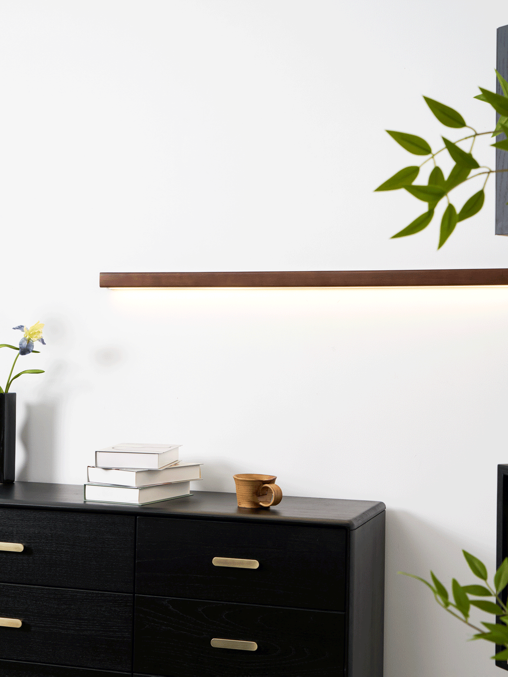 arlo-linear-wood-wall-light-anzaz-Walnut Color-20