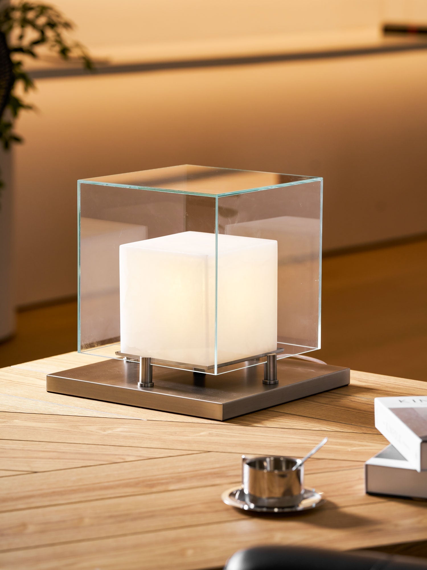 arqra-alabaster-table-lamp-anzaz-Bronze & Clear & White-4