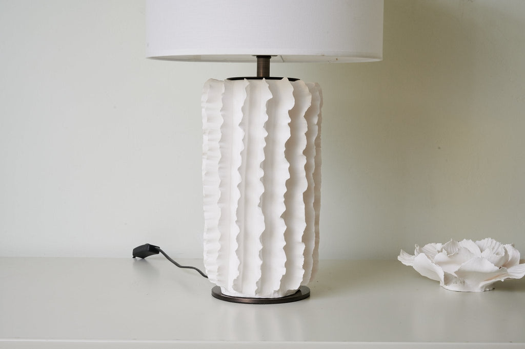 arroyo-sculpted-ceramic-table-lamp-anzaz--8