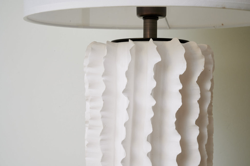 arroyo-sculpted-ceramic-table-lamp-anzaz--9