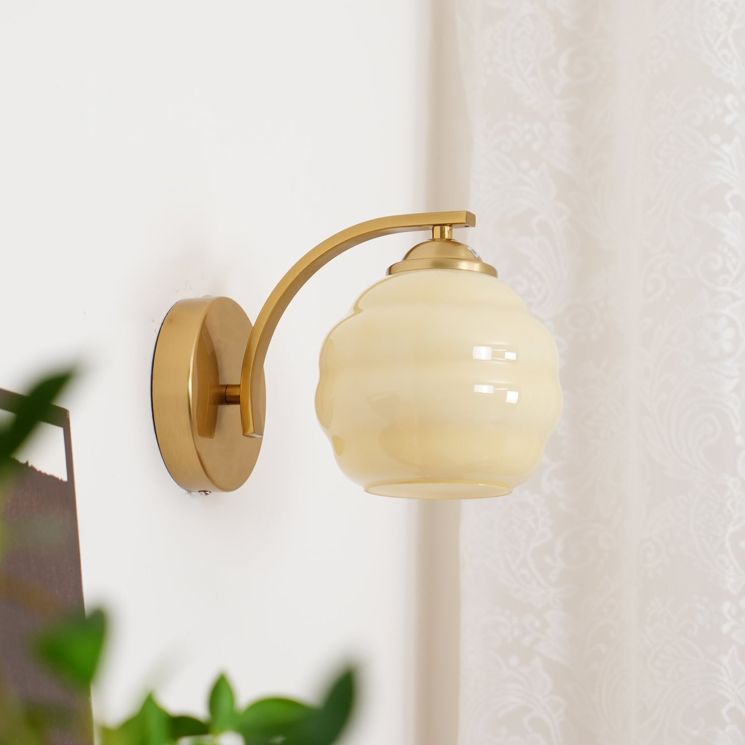 art-deco-plug-in-wall-lamp-anzaz-Chrome+Beige-15