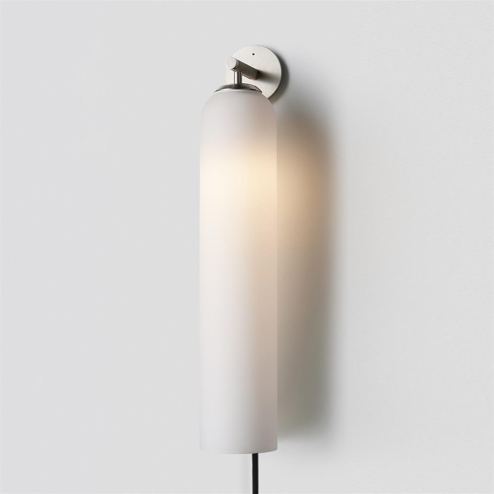 art-glass-plug-in-sconce-anzaz-Amber-11