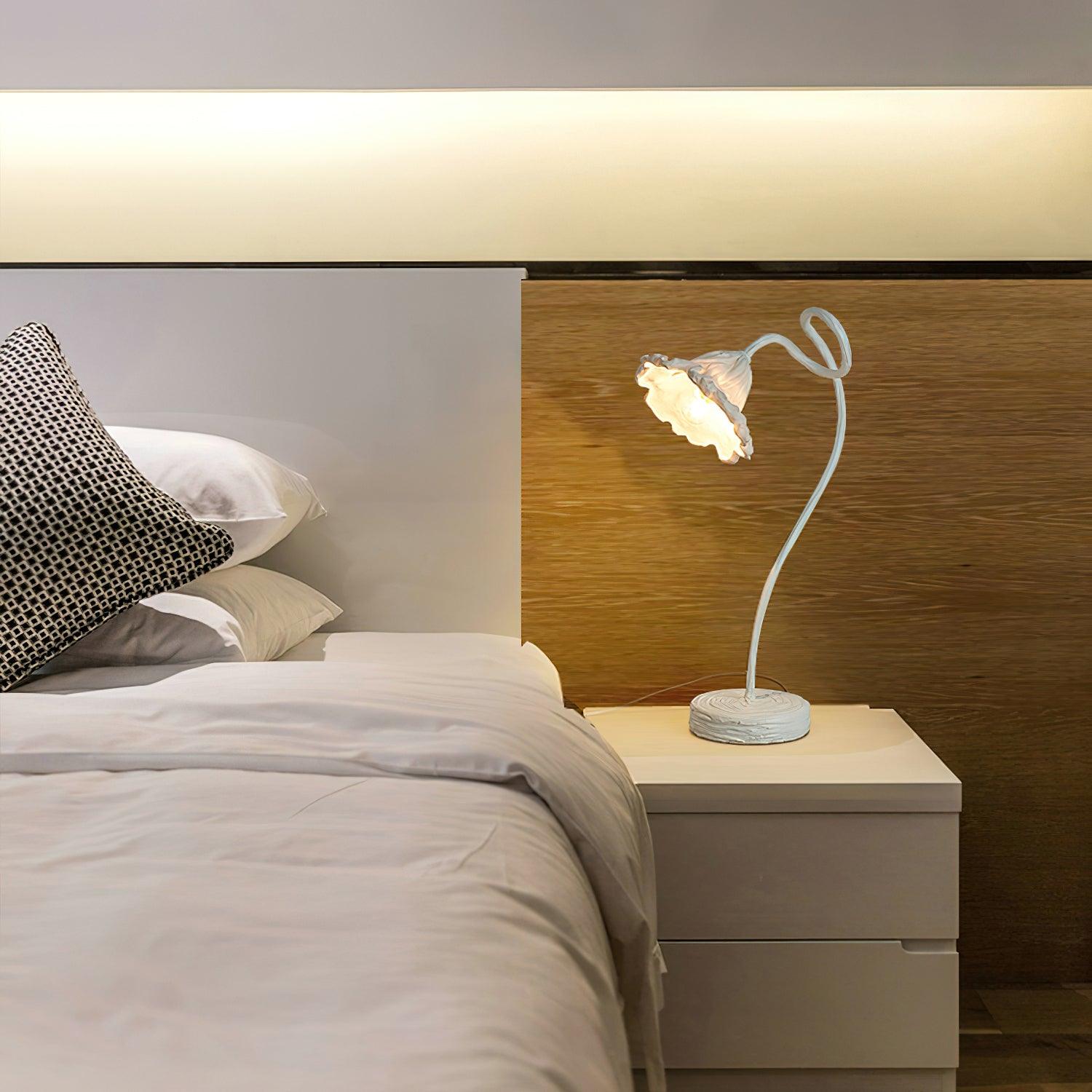 artistic-lotus-leaf-table-lamp-anzaz--9
