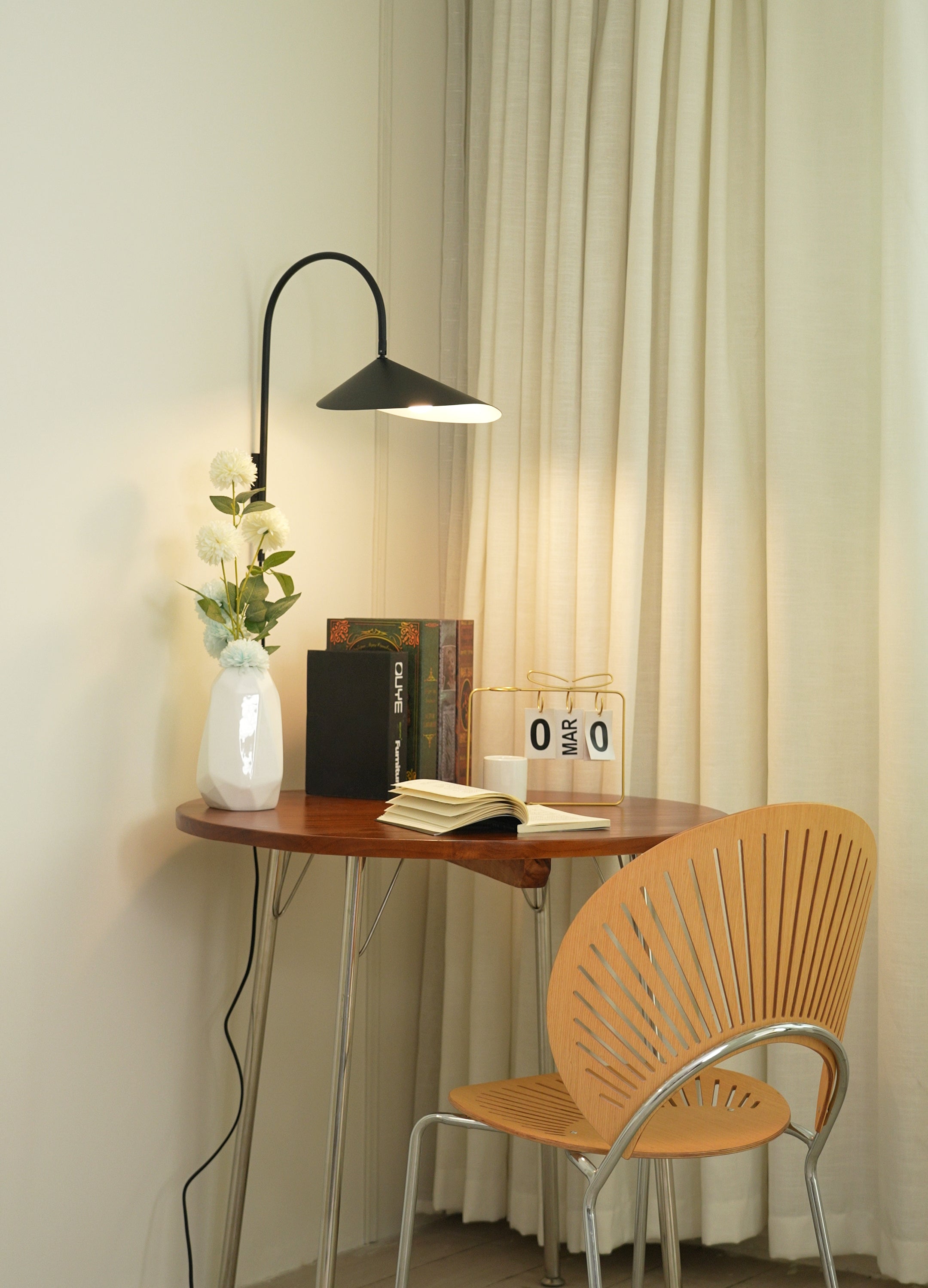 alocasia-swivel-plug-in-wall-lamp-anzaz--49