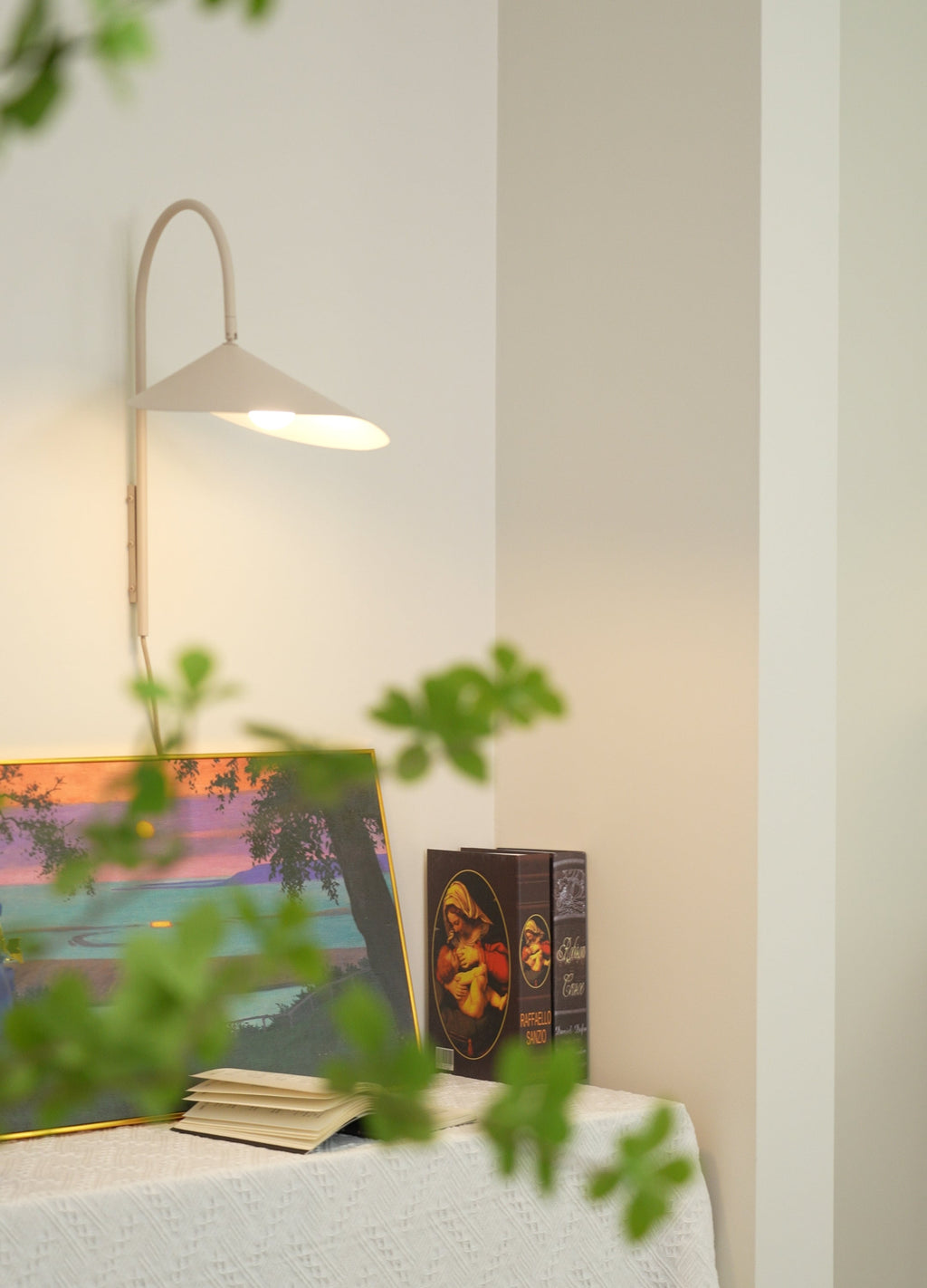 alocasia-swivel-plug-in-wall-lamp-anzaz--51