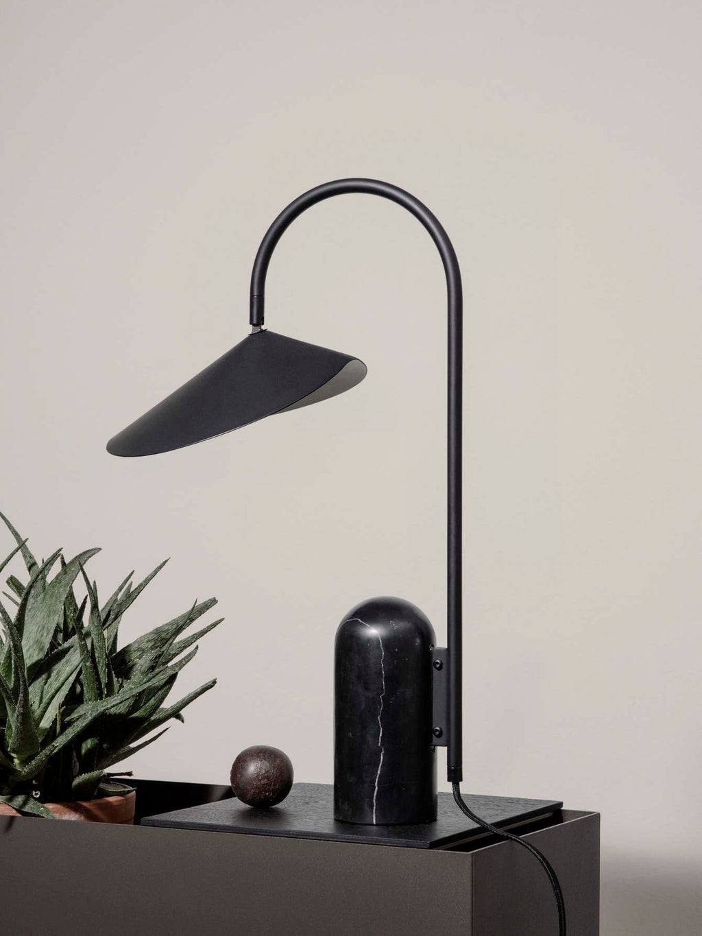arum-table-lamp-anzaz--12
