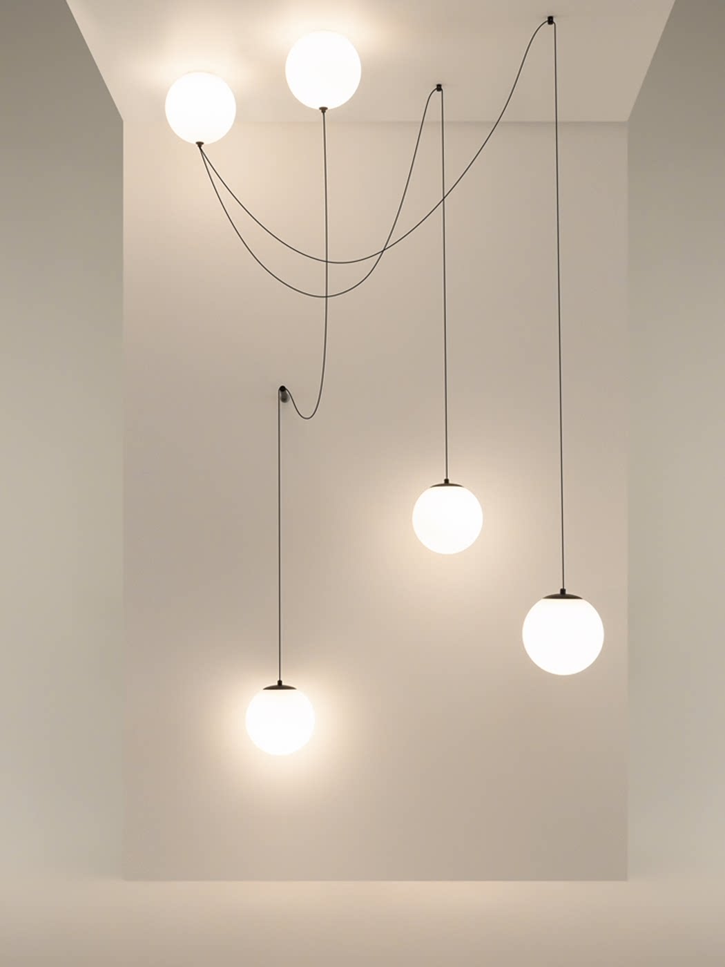 asteris-multi-globe-pendant-lamp-anzaz-Black & White-6