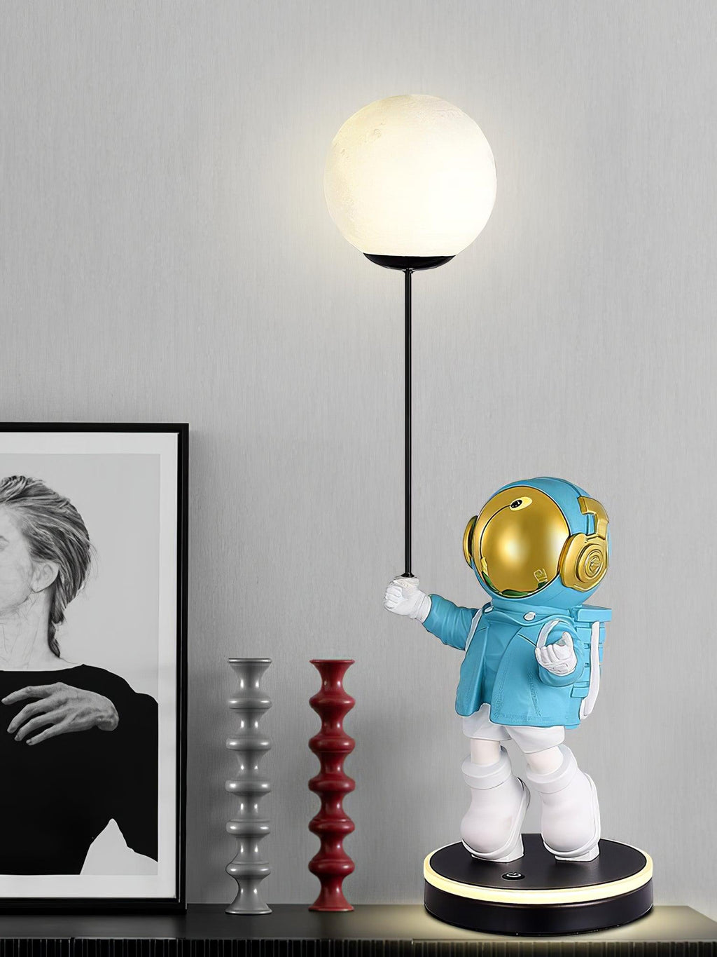astronaut-and-planet-lamp-anzaz-UK plug-10