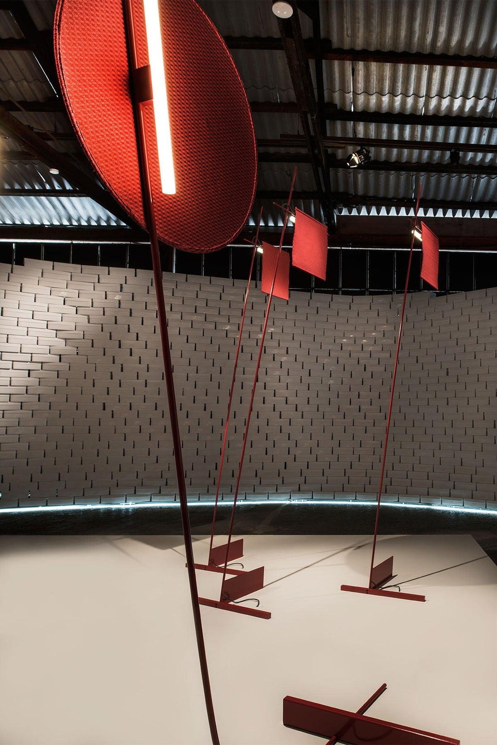 athletes-floor-lamp-anzaz--19