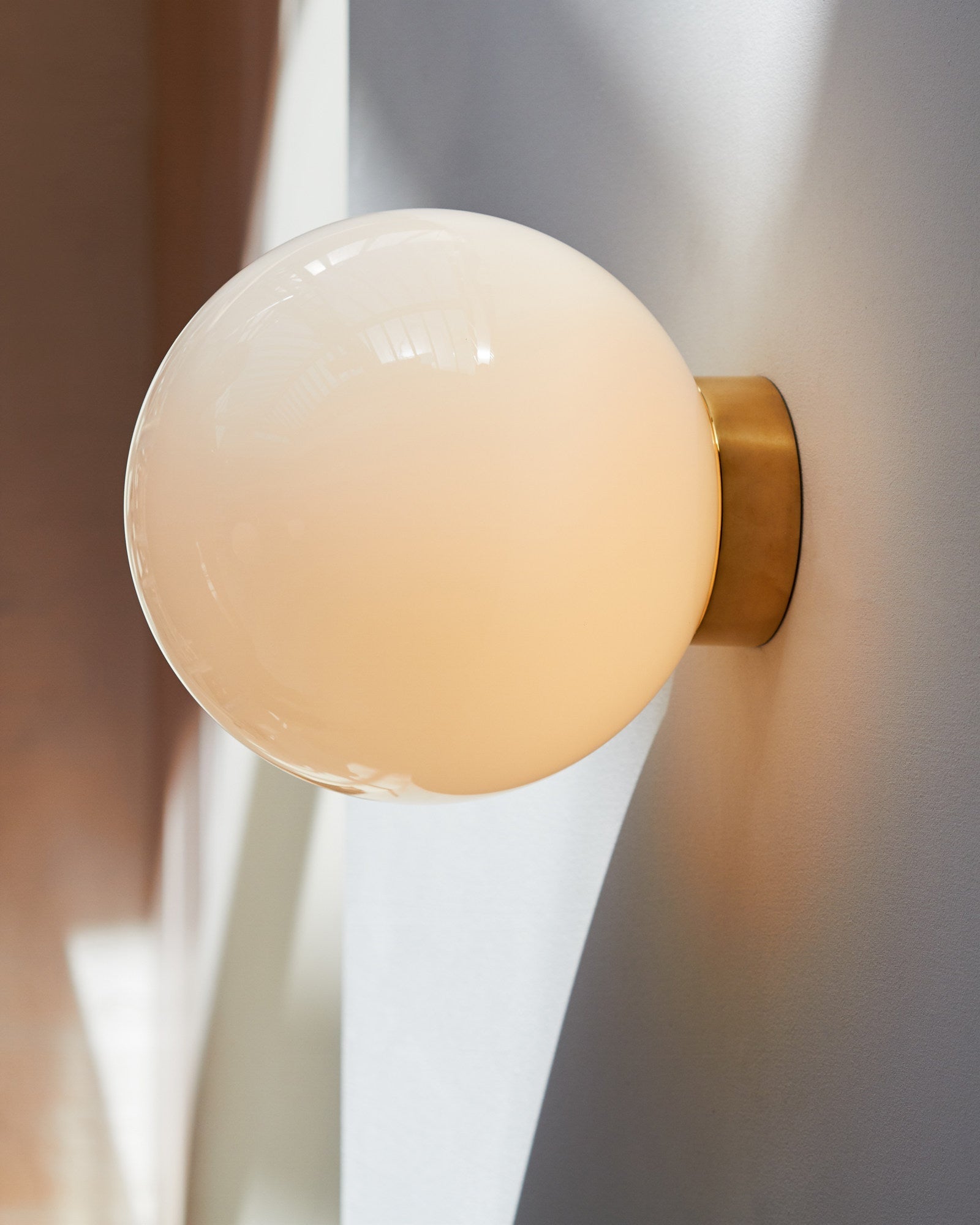 aura-globe-glass-wall-light-anzaz--16