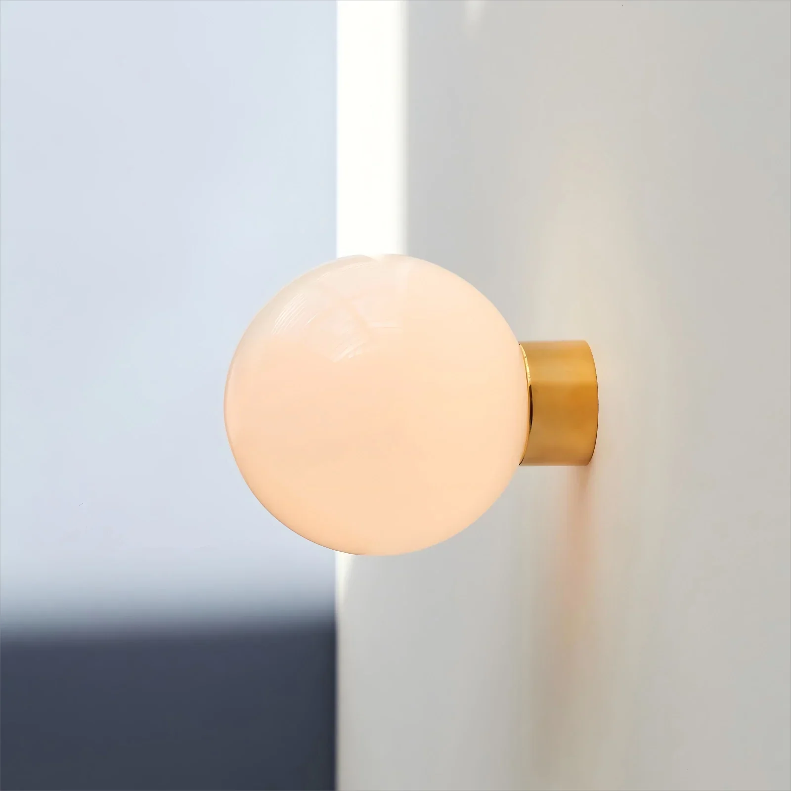 aura-globe-glass-wall-light-anzaz-Gold & White-2
