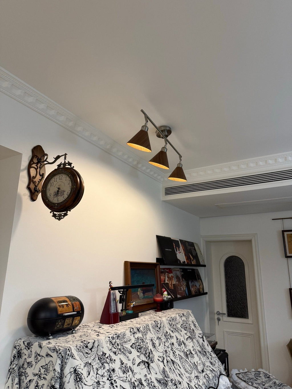 axiom-directional-ceiling-lamp-anzaz--16