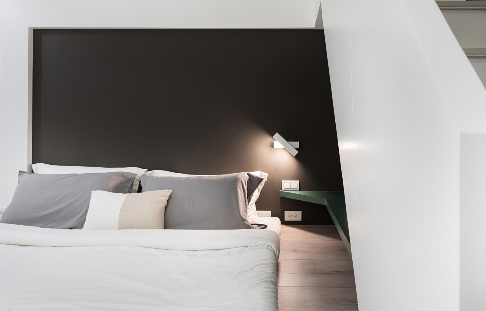 axis-flux-wall-sconce-anzaz--9
